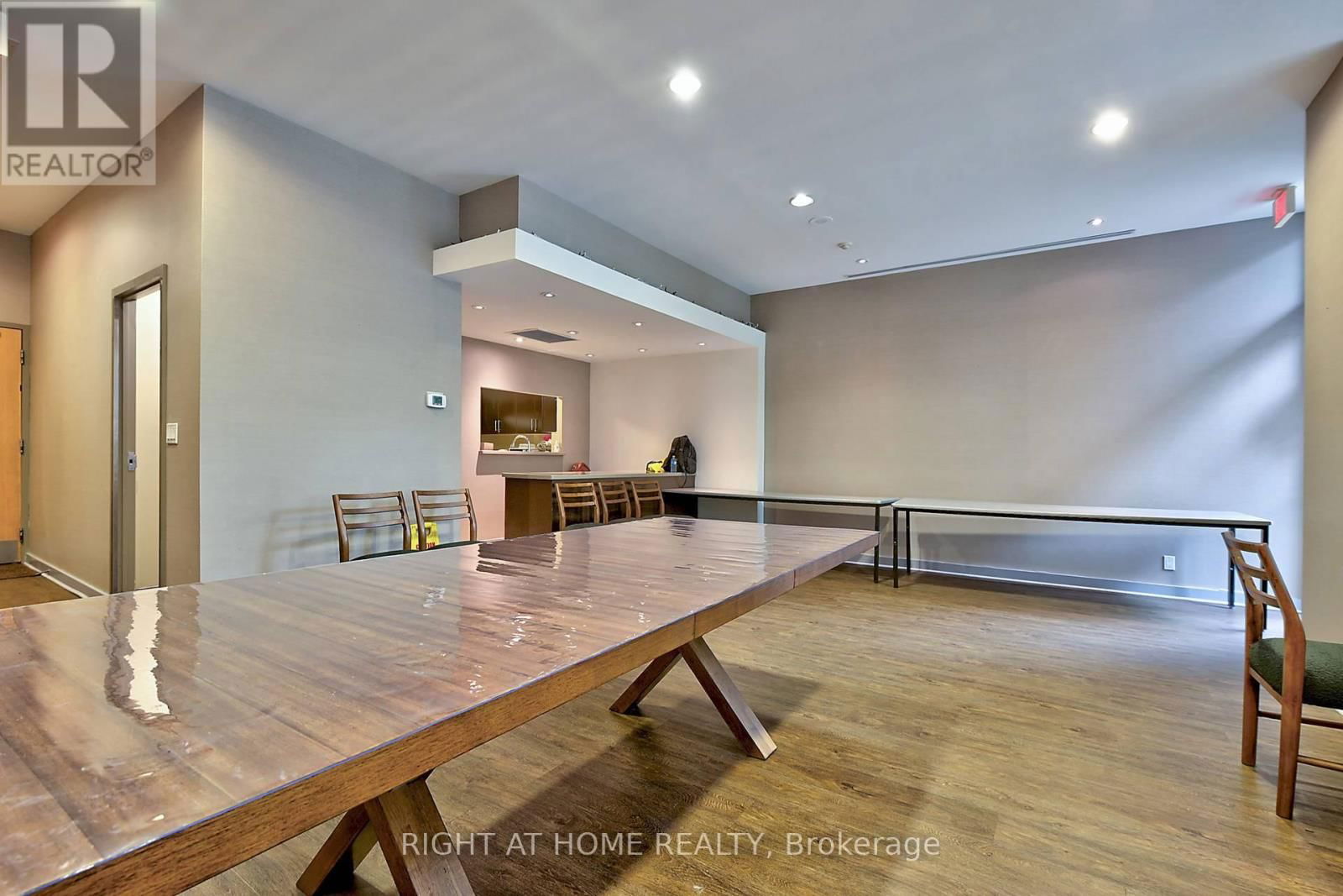 1612 - 68 GRANGEWAY AVENUE Image 20