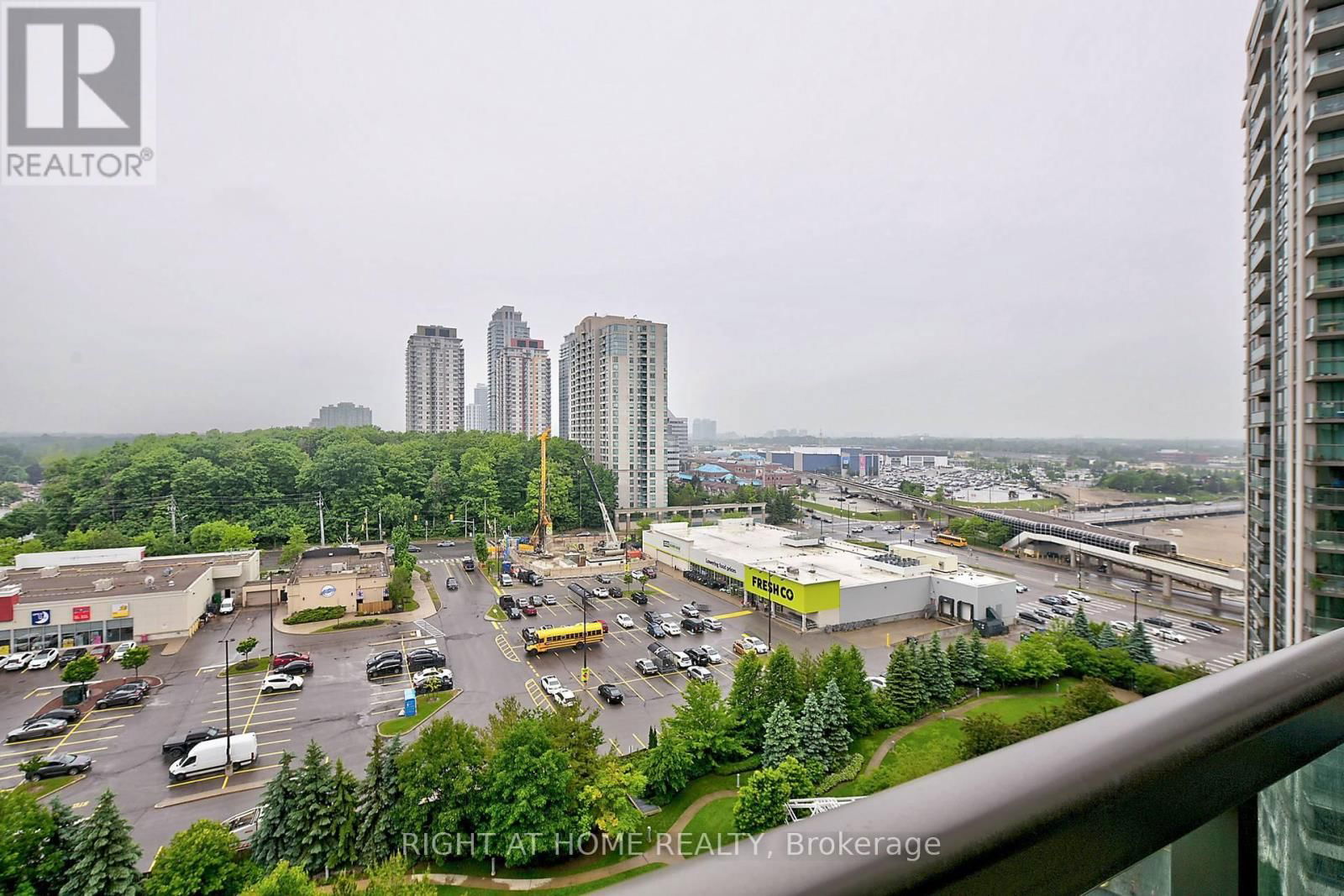 1612 - 68 GRANGEWAY AVENUE Image 24