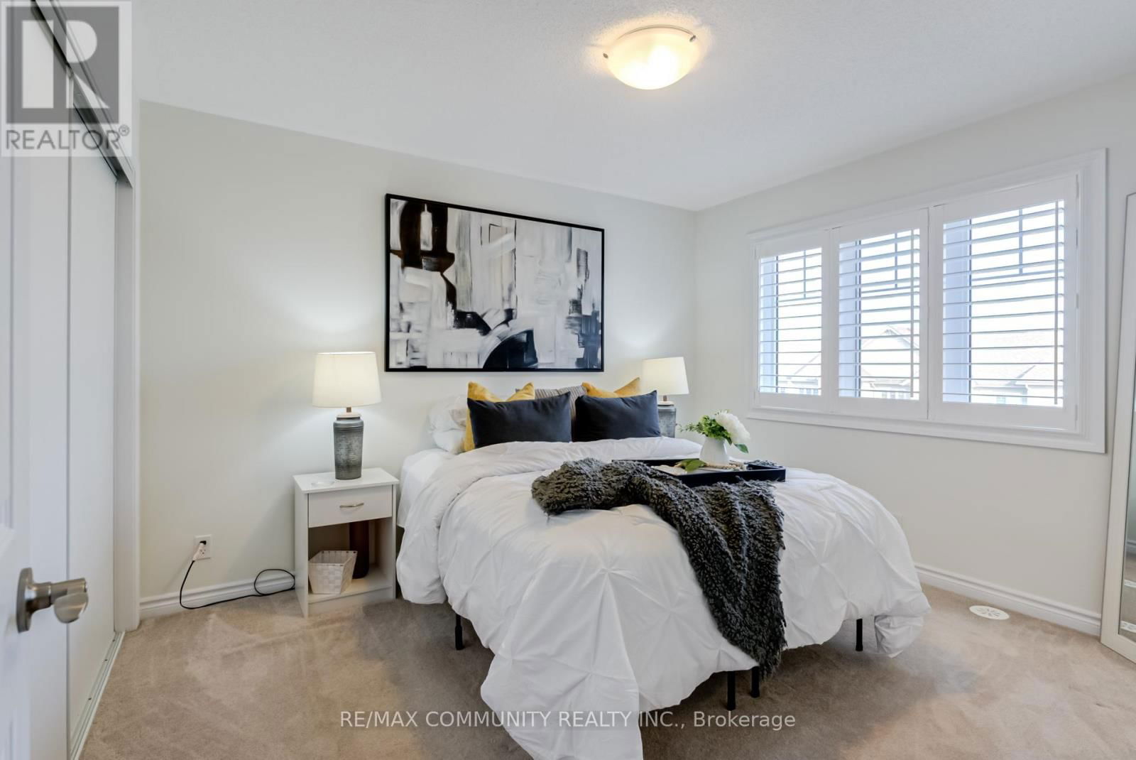 52 NEARCO CRESCENT Image 21