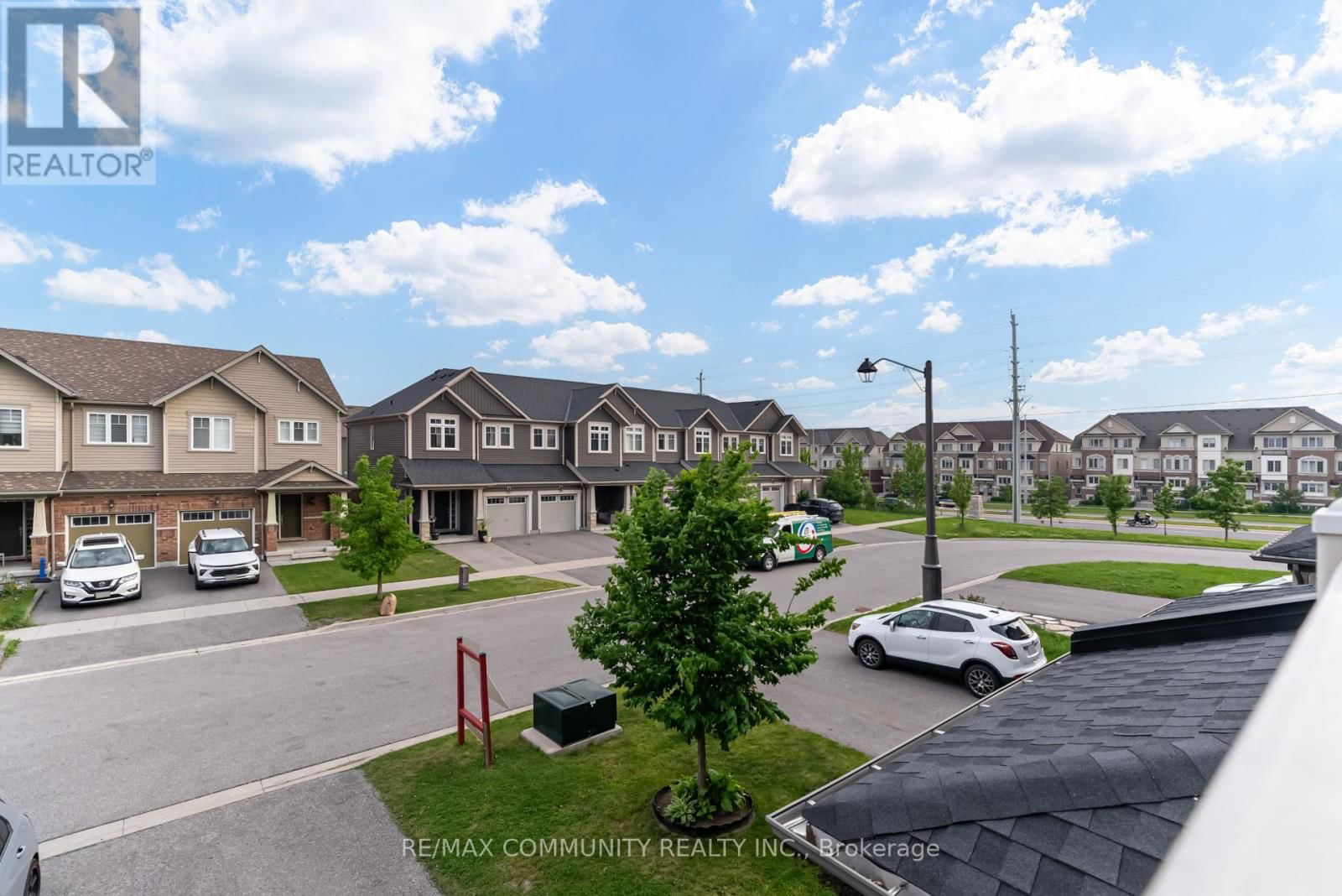 52 NEARCO CRESCENT Image 28