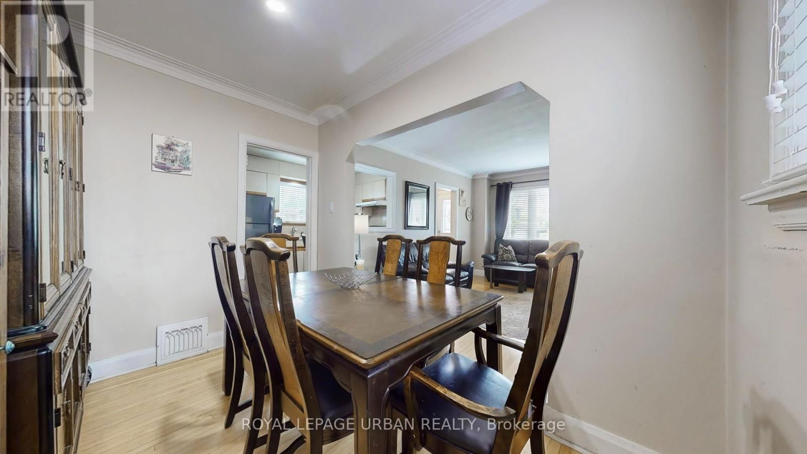 61 BINSWOOD AVENUE Image 10