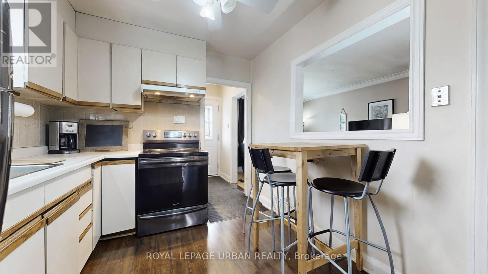 61 BINSWOOD AVENUE Image 11