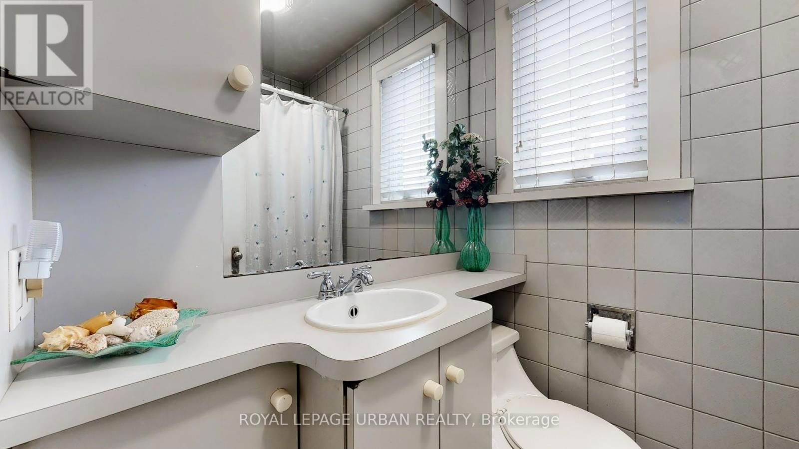 61 BINSWOOD AVENUE Image 18
