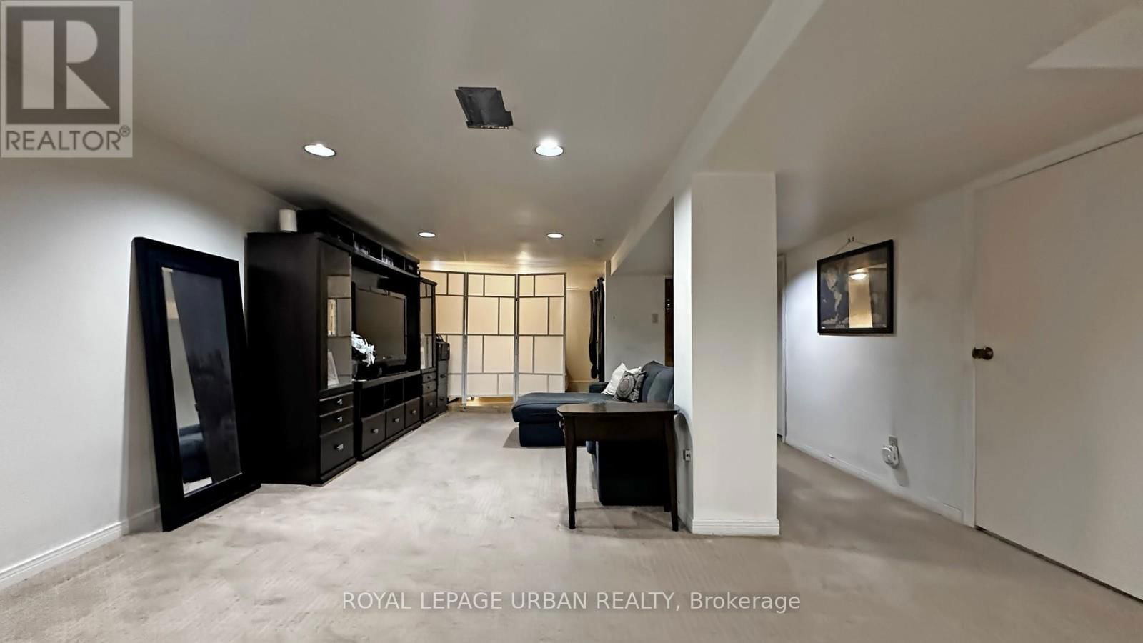 61 BINSWOOD AVENUE Image 27