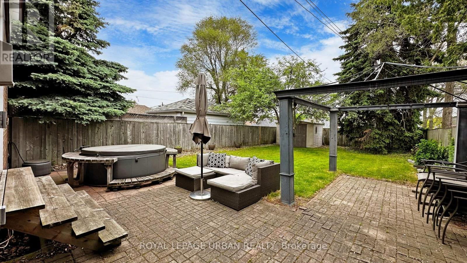 61 BINSWOOD AVENUE Image 35