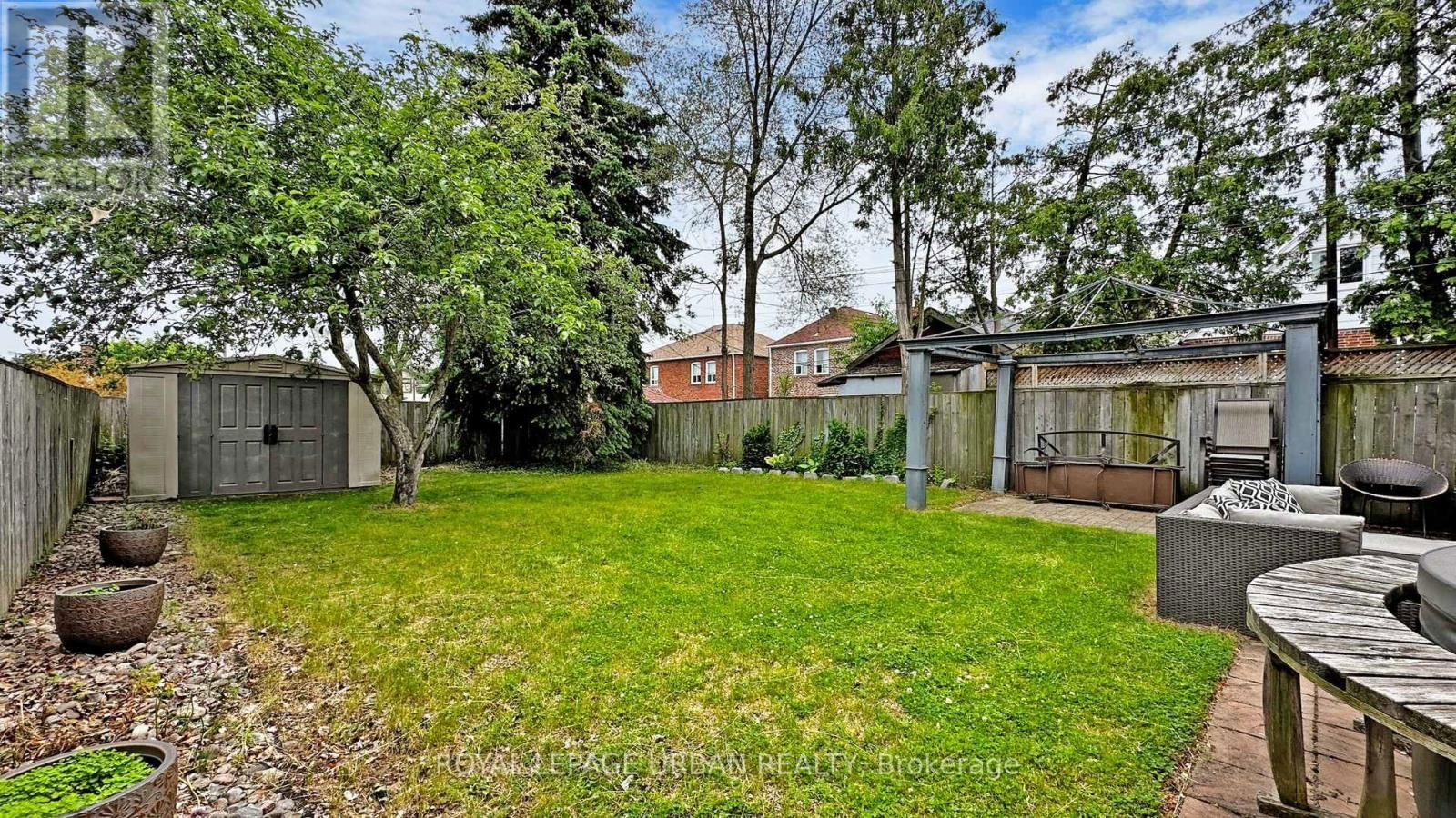 61 BINSWOOD AVENUE Image 36