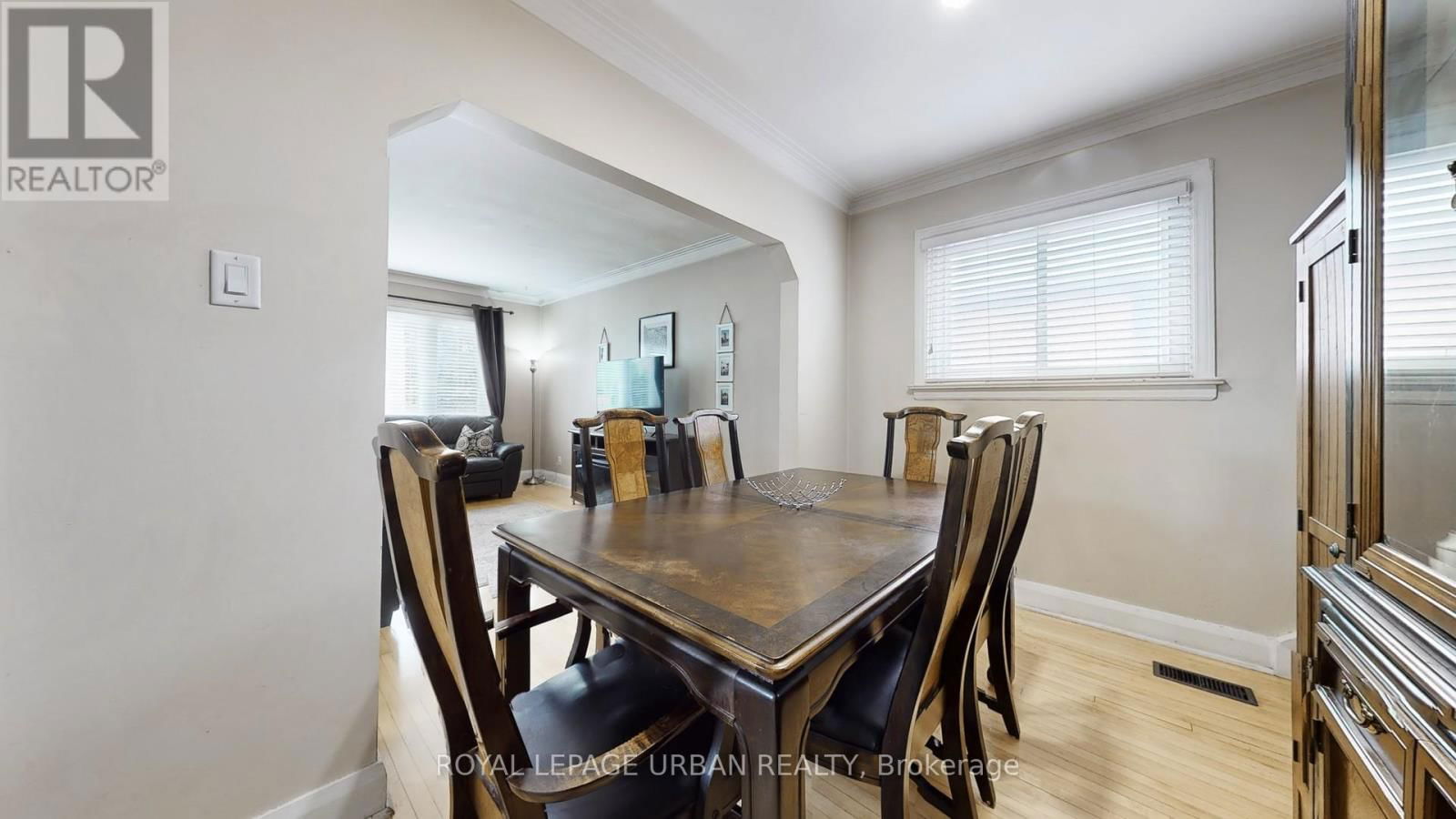 61 BINSWOOD AVENUE Image 9