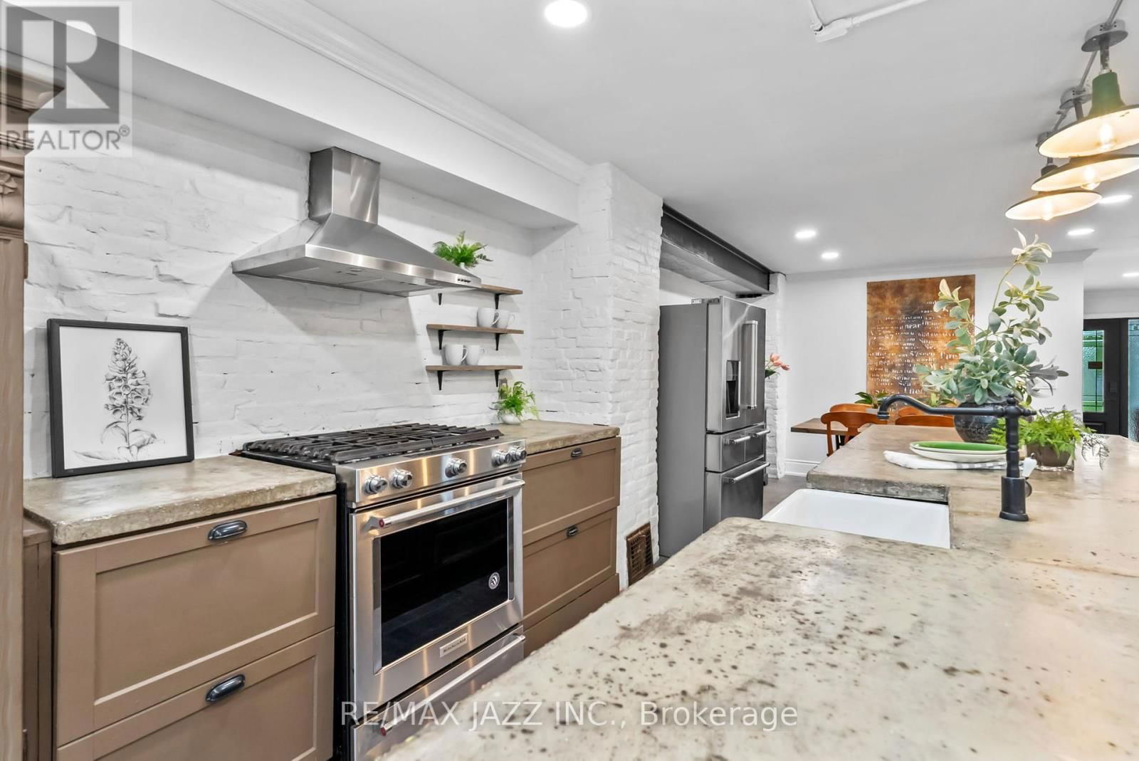 119 BETTINA PLACE Image 13