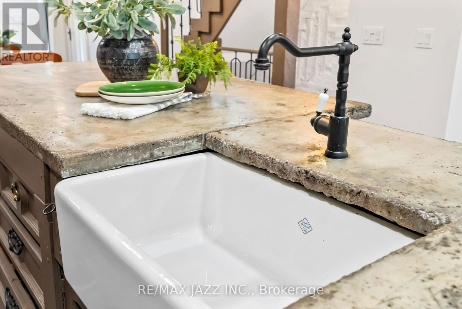 119 BETTINA PLACE Image 14