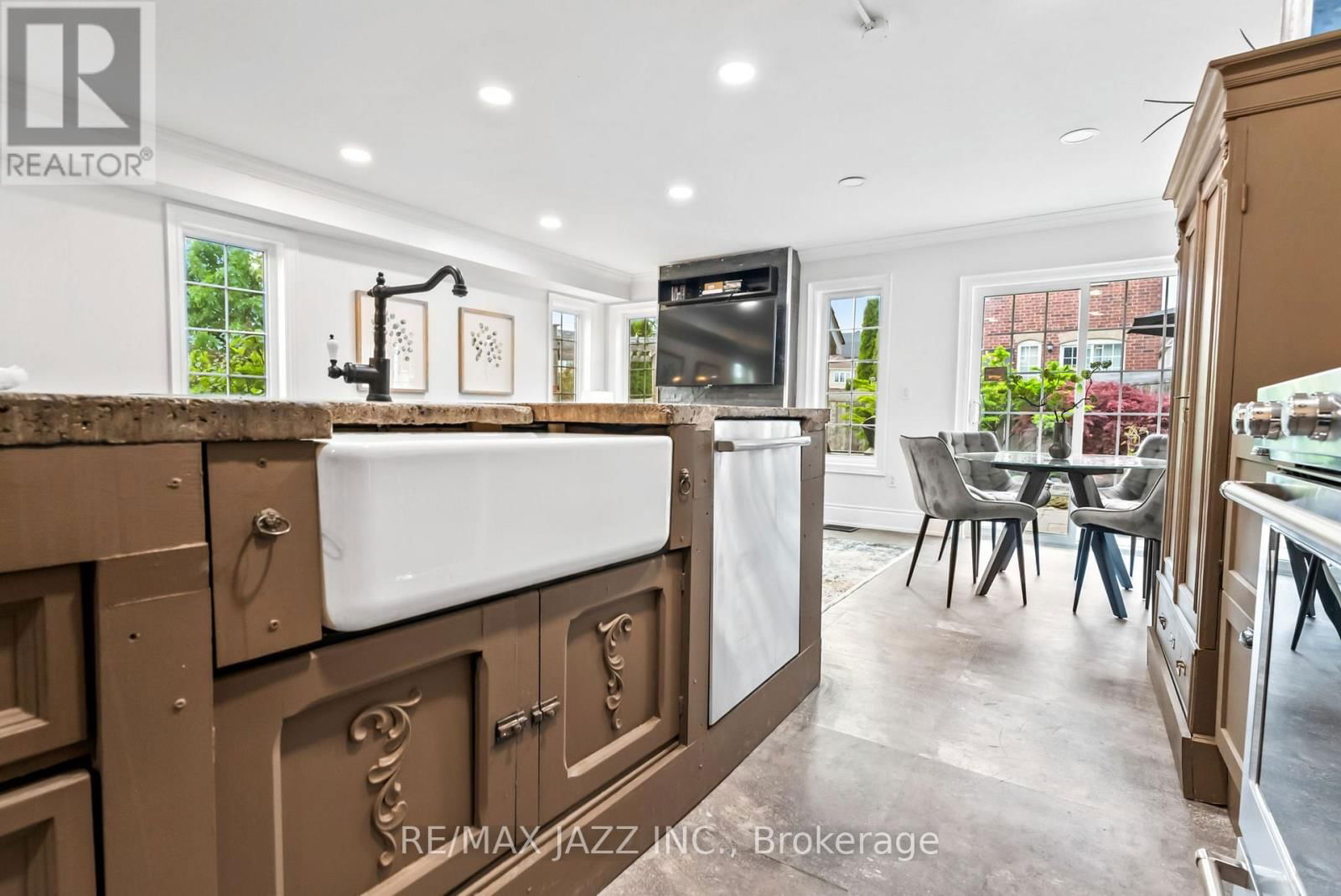 119 BETTINA PLACE Image 16