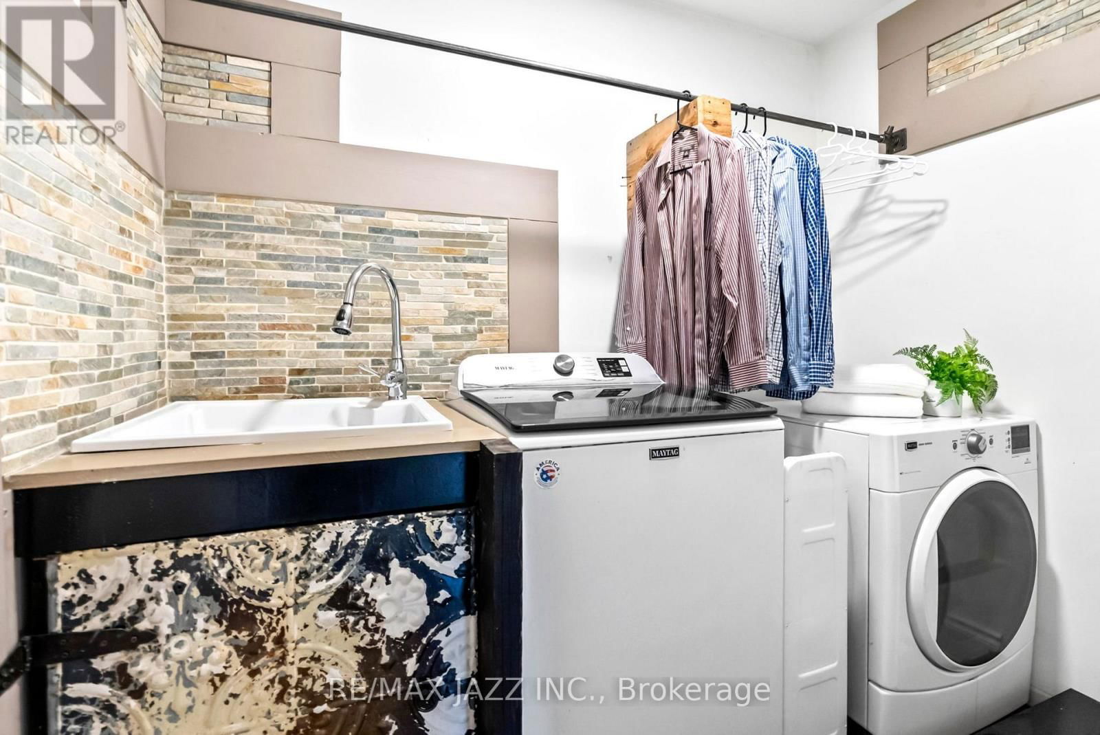 119 BETTINA PLACE Image 24