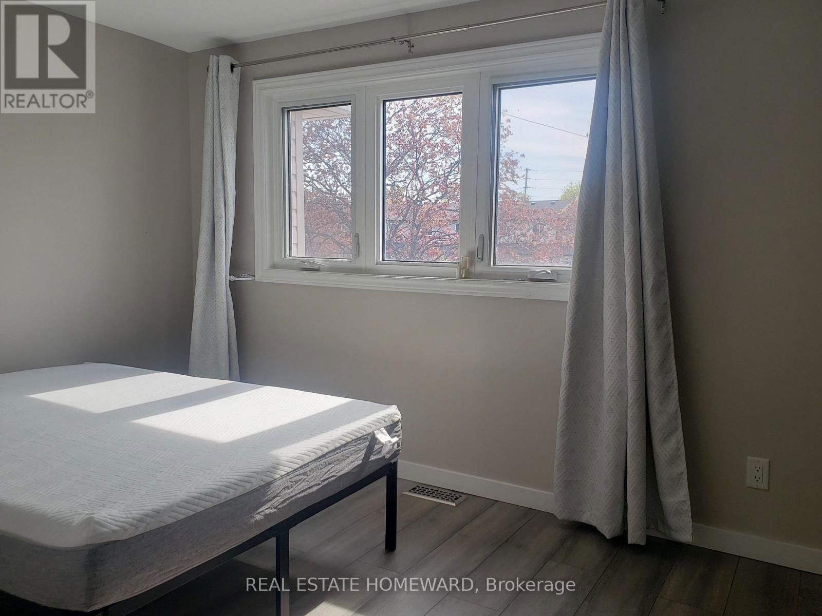 551 DORCHESTER DRIVE Image 2