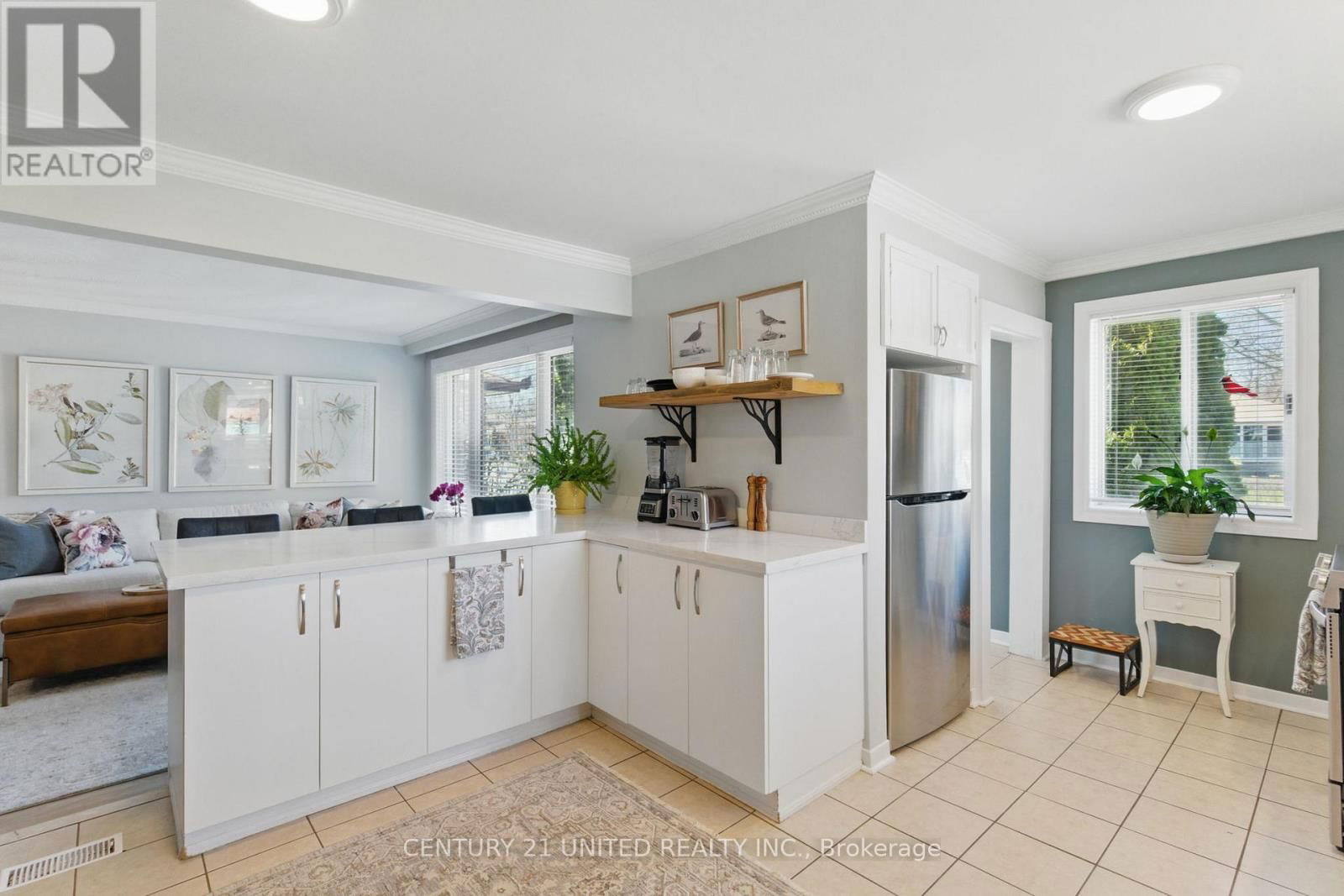 243 LUPIN DRIVE Image 10