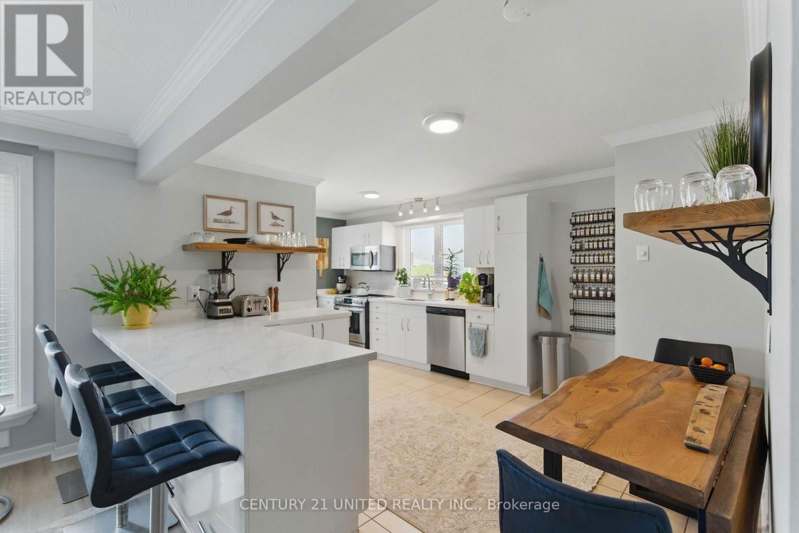 243 LUPIN DRIVE Image 11
