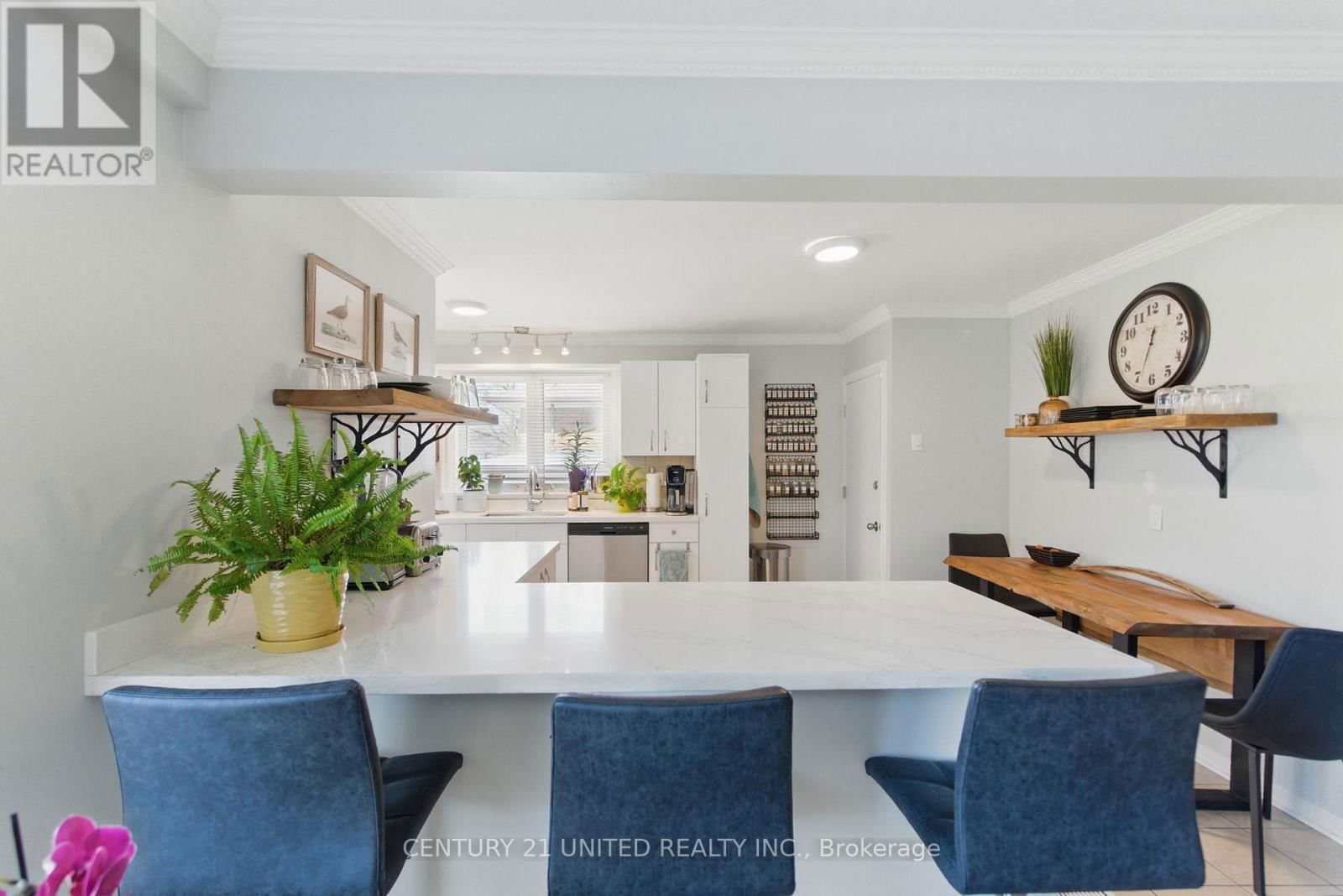 243 LUPIN DRIVE Image 12