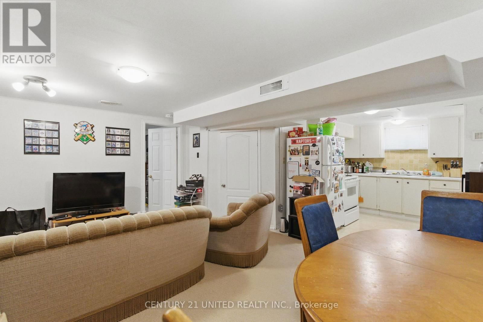 243 LUPIN DRIVE Image 24