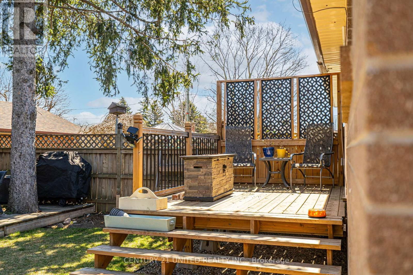 243 LUPIN DRIVE Image 28