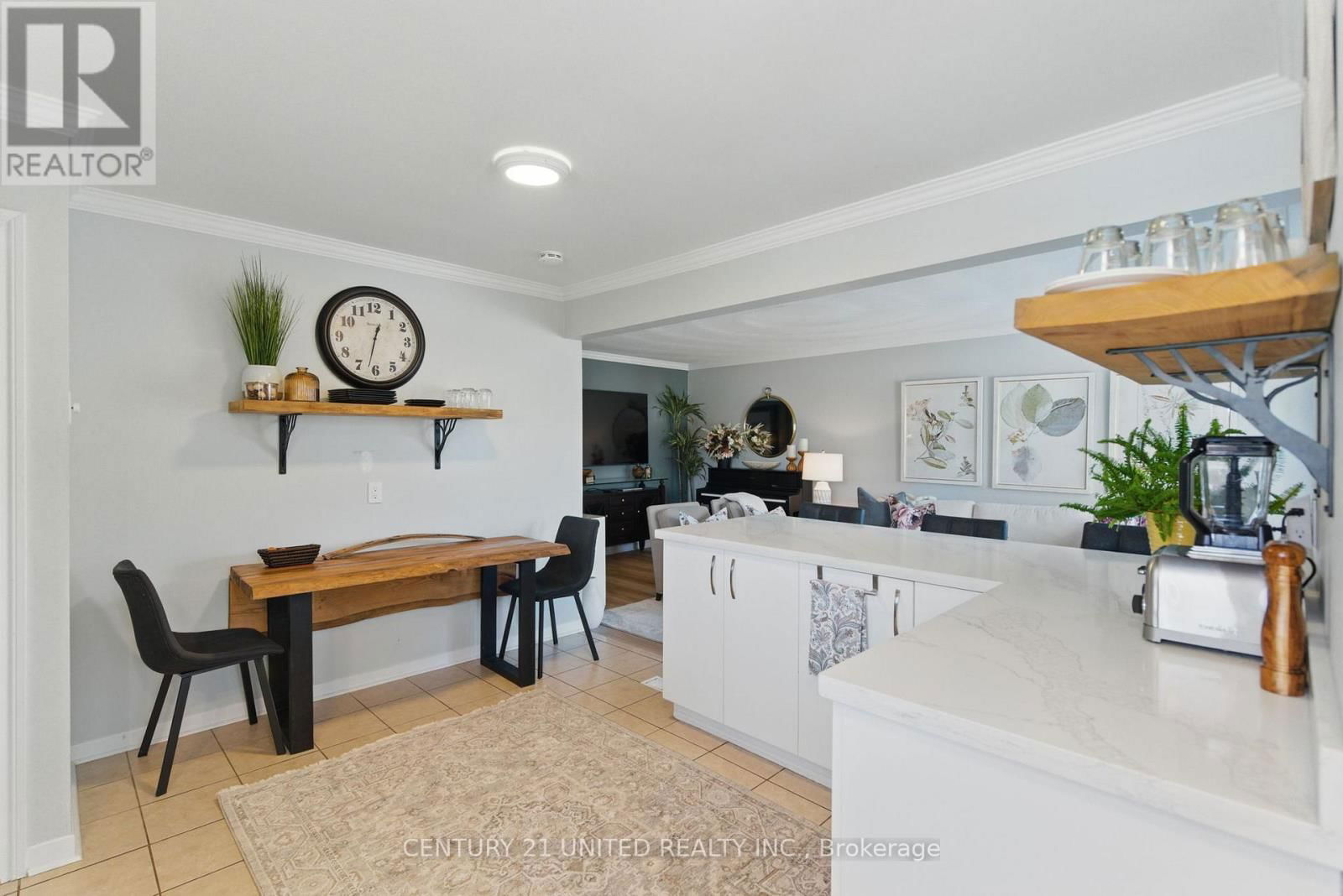 243 LUPIN DRIVE Image 9