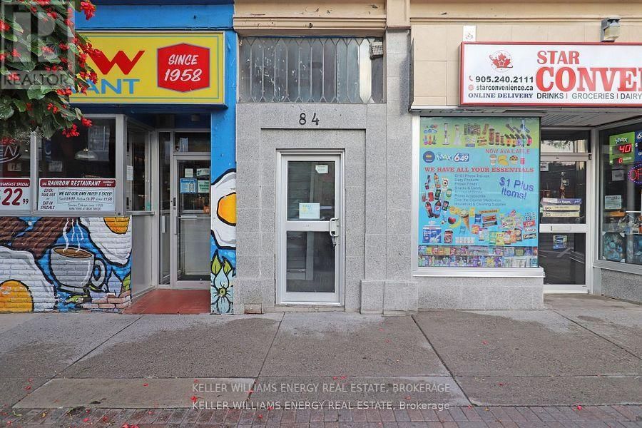 2 - 84 SIMCOE STREET NORTH Image 2