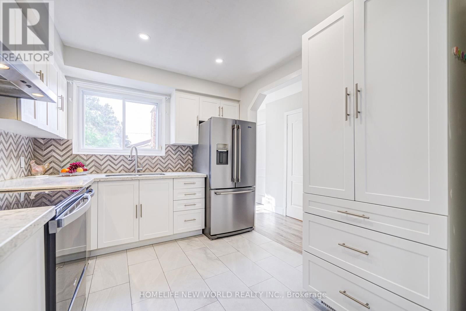 29 PUMA DRIVE Image 11