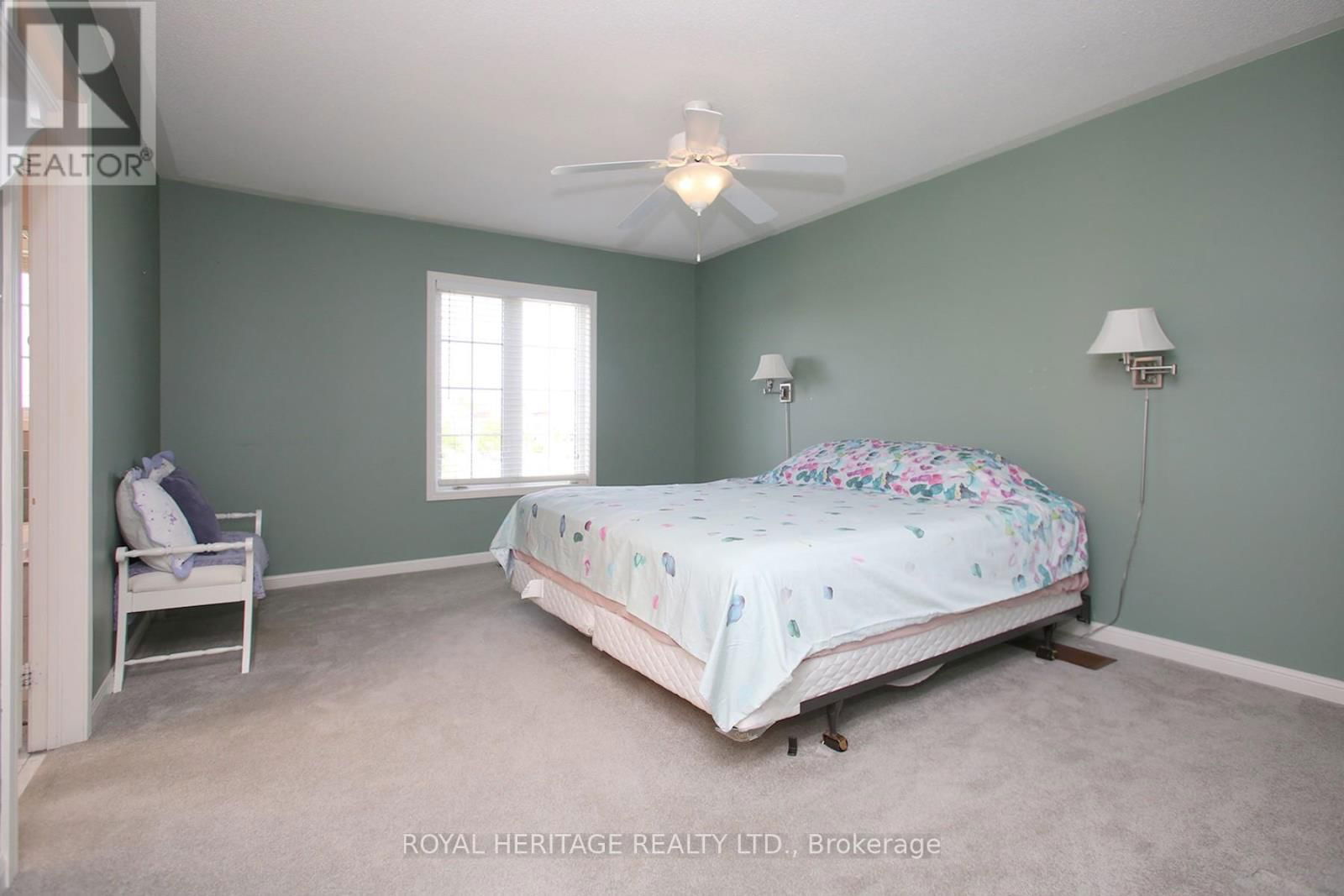 70 LONGUEUIL PLACE Image 12