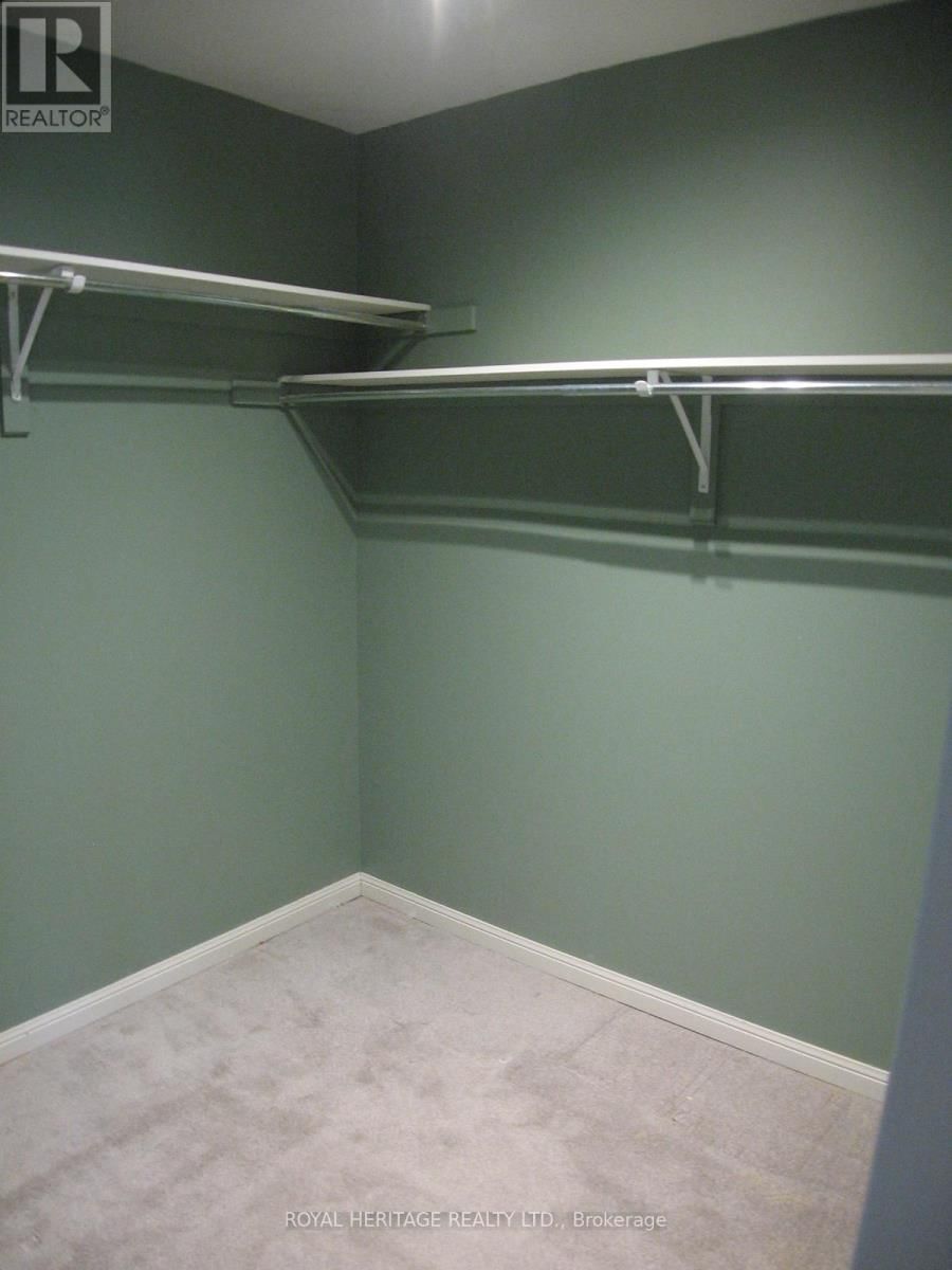 70 LONGUEUIL PLACE Image 16