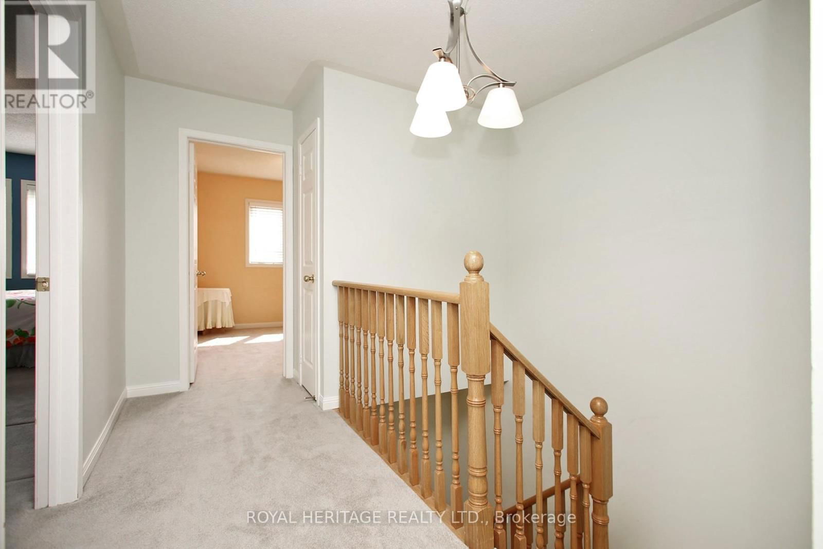 70 LONGUEUIL PLACE Image 20