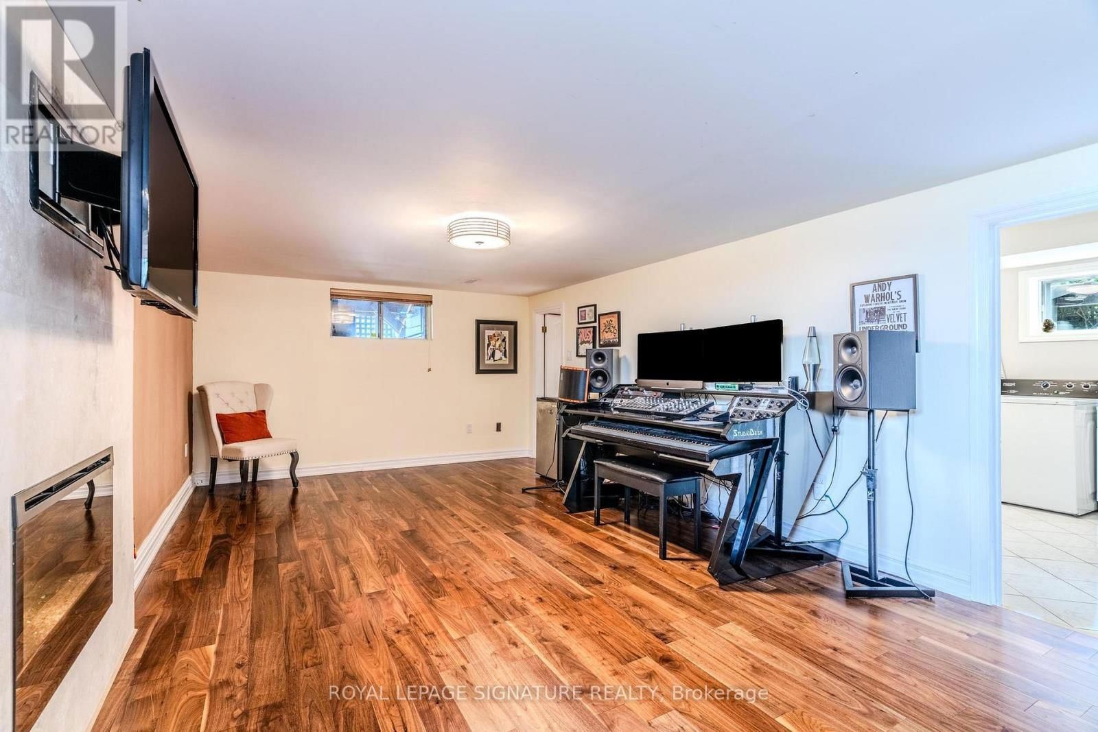 1425 OLD FOREST ROAD Image 25