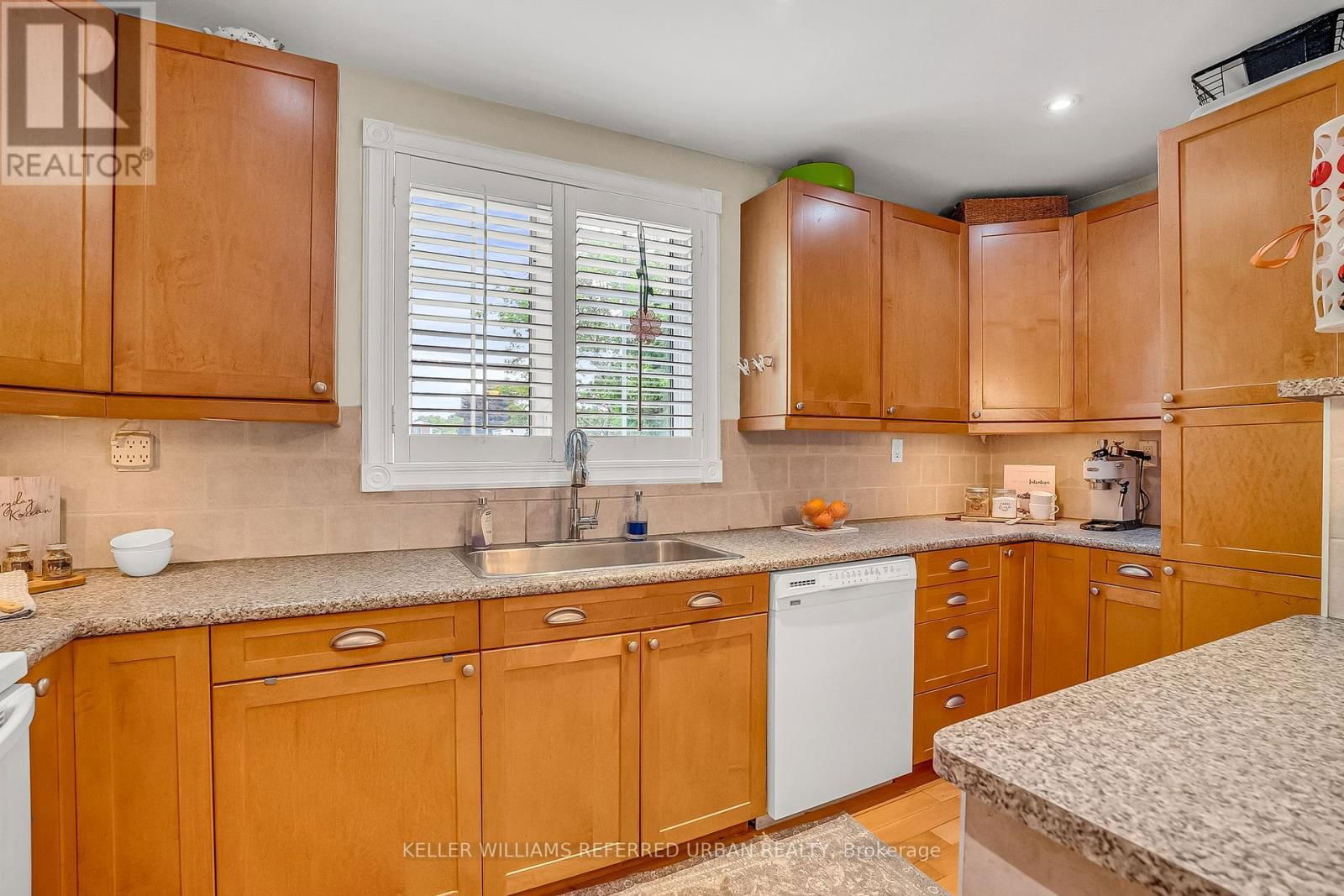 5 DONORA DRIVE Image 10