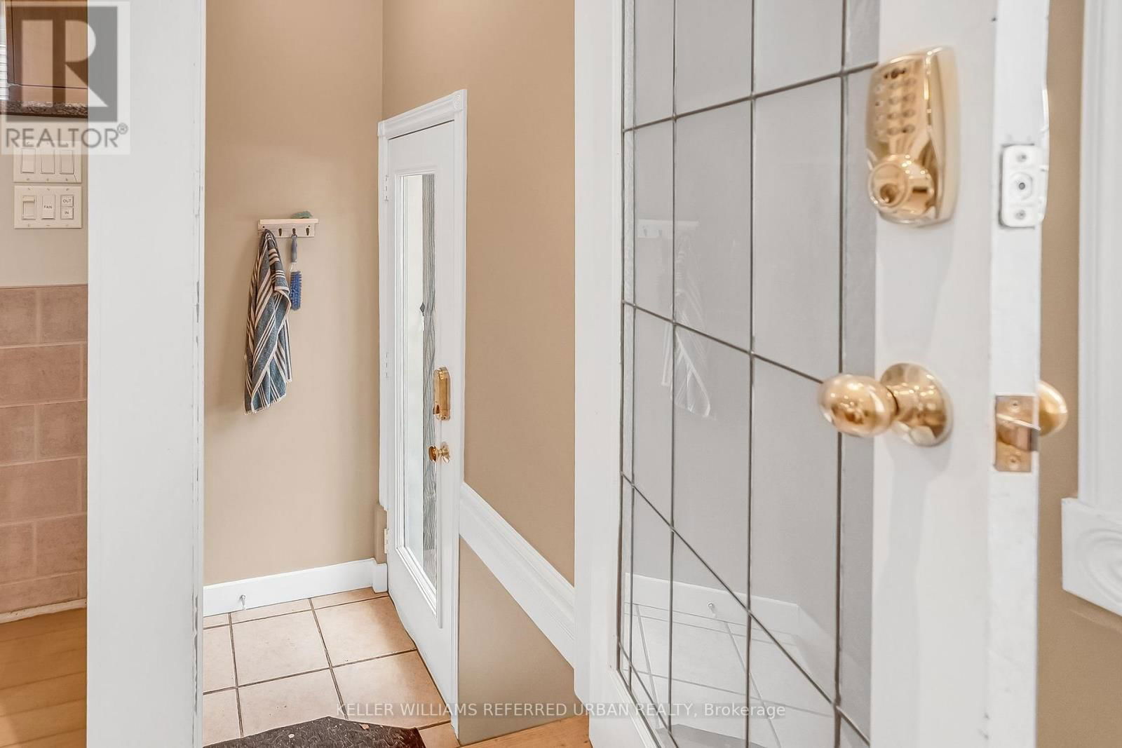5 DONORA DRIVE Image 32
