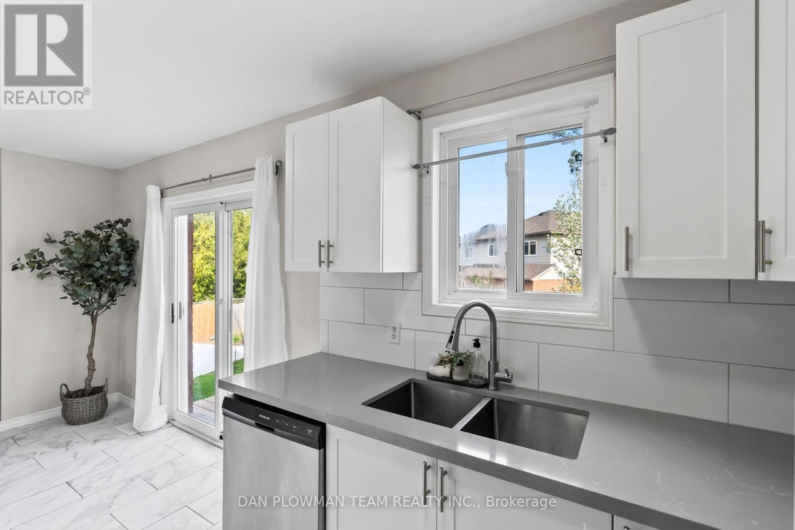 29 BARRON COURT Image 14