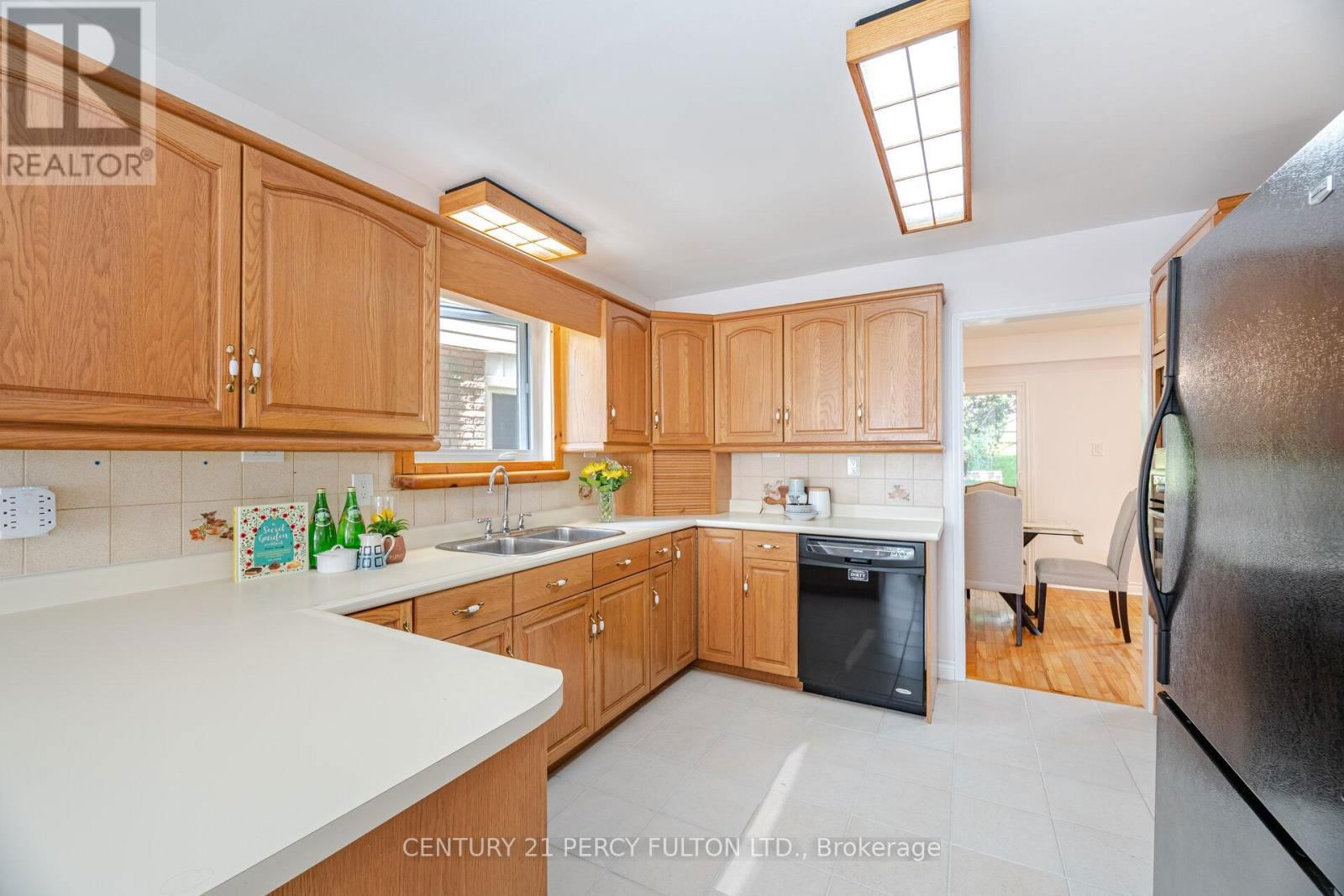 541 CREEKVIEW CIRCLE Image 13