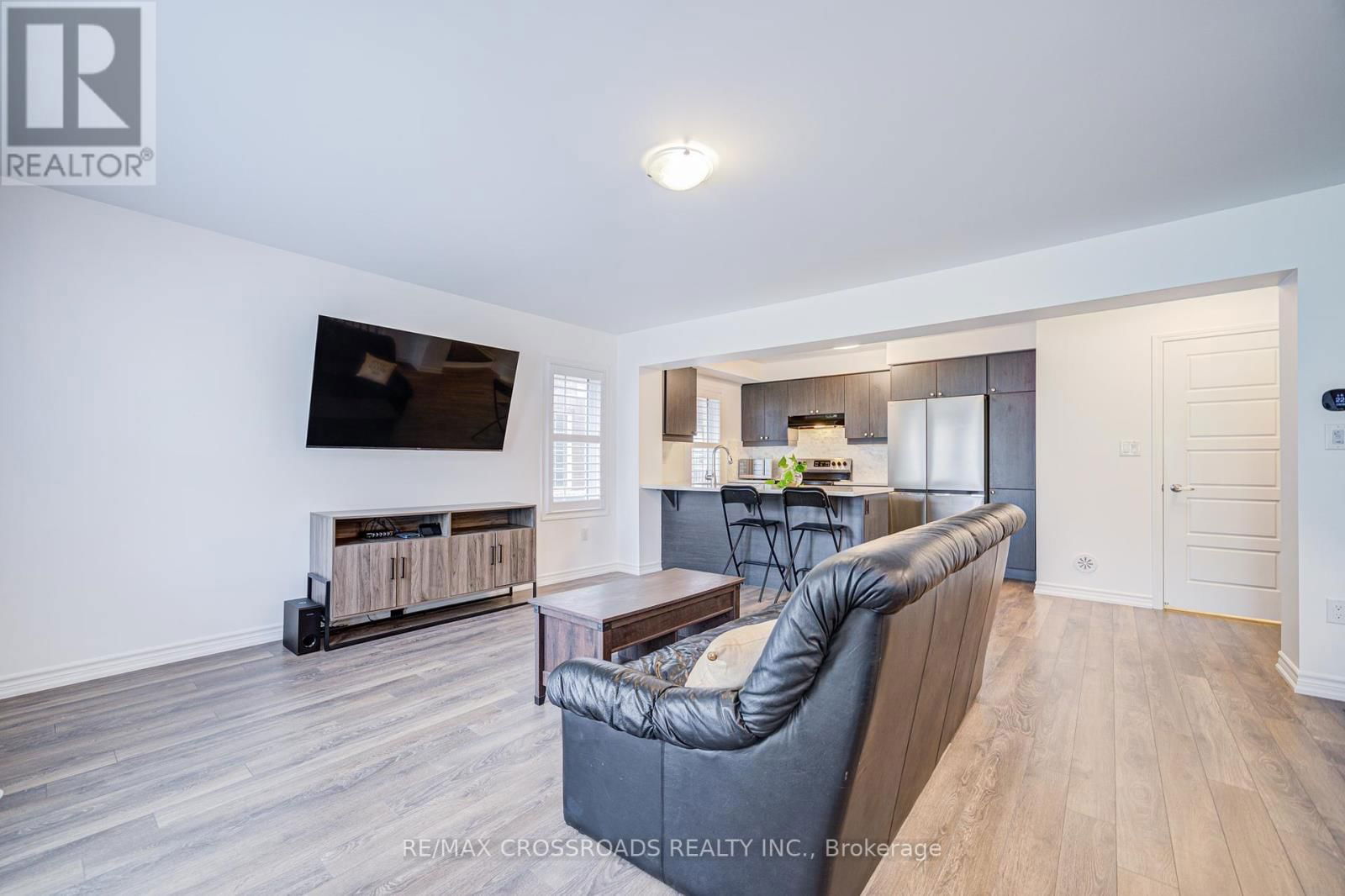 13 GOLDEYE STREET Image 4