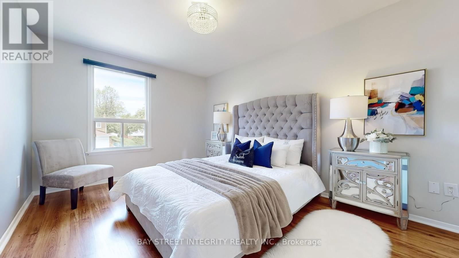 6 QUEENSCOURT DRIVE Image 10