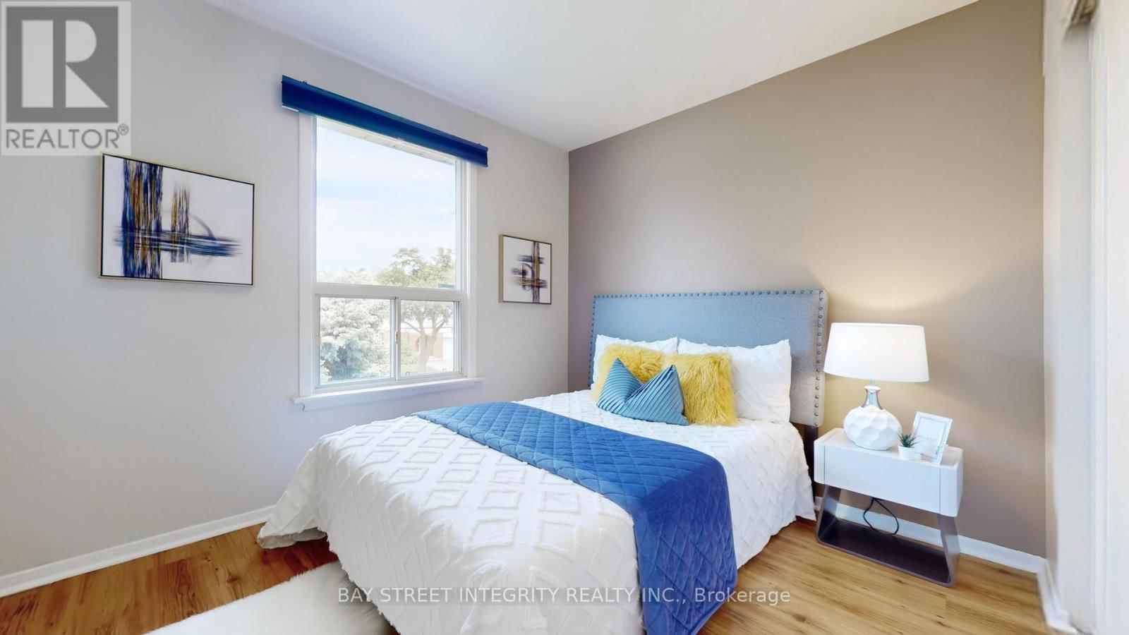 6 QUEENSCOURT DRIVE Image 17