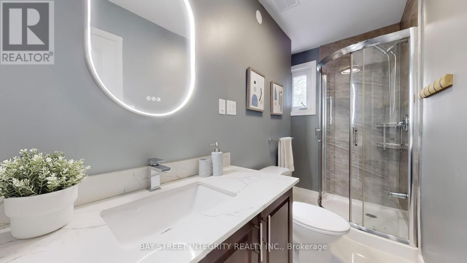 6 QUEENSCOURT DRIVE Image 19