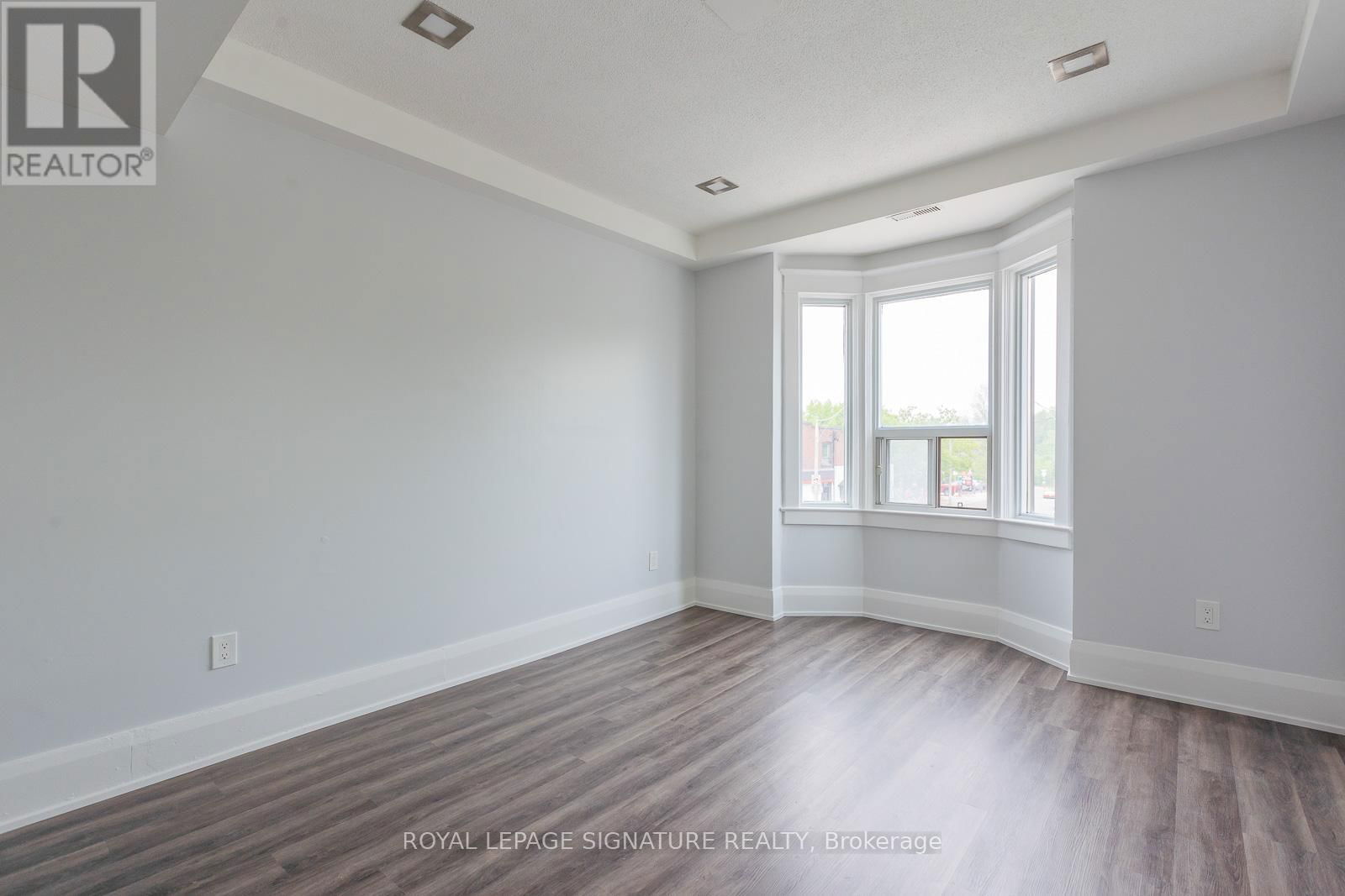 A - 2161 DANFORTH AVENUE Image 11