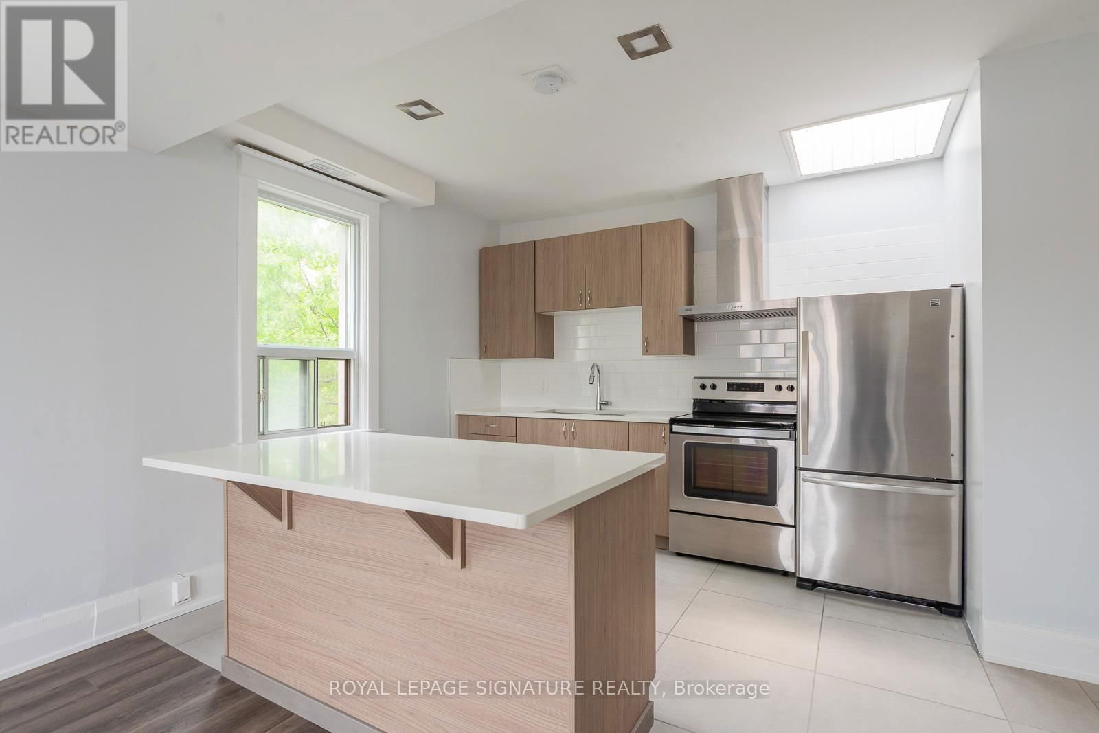 A - 2161 DANFORTH AVENUE Image 9