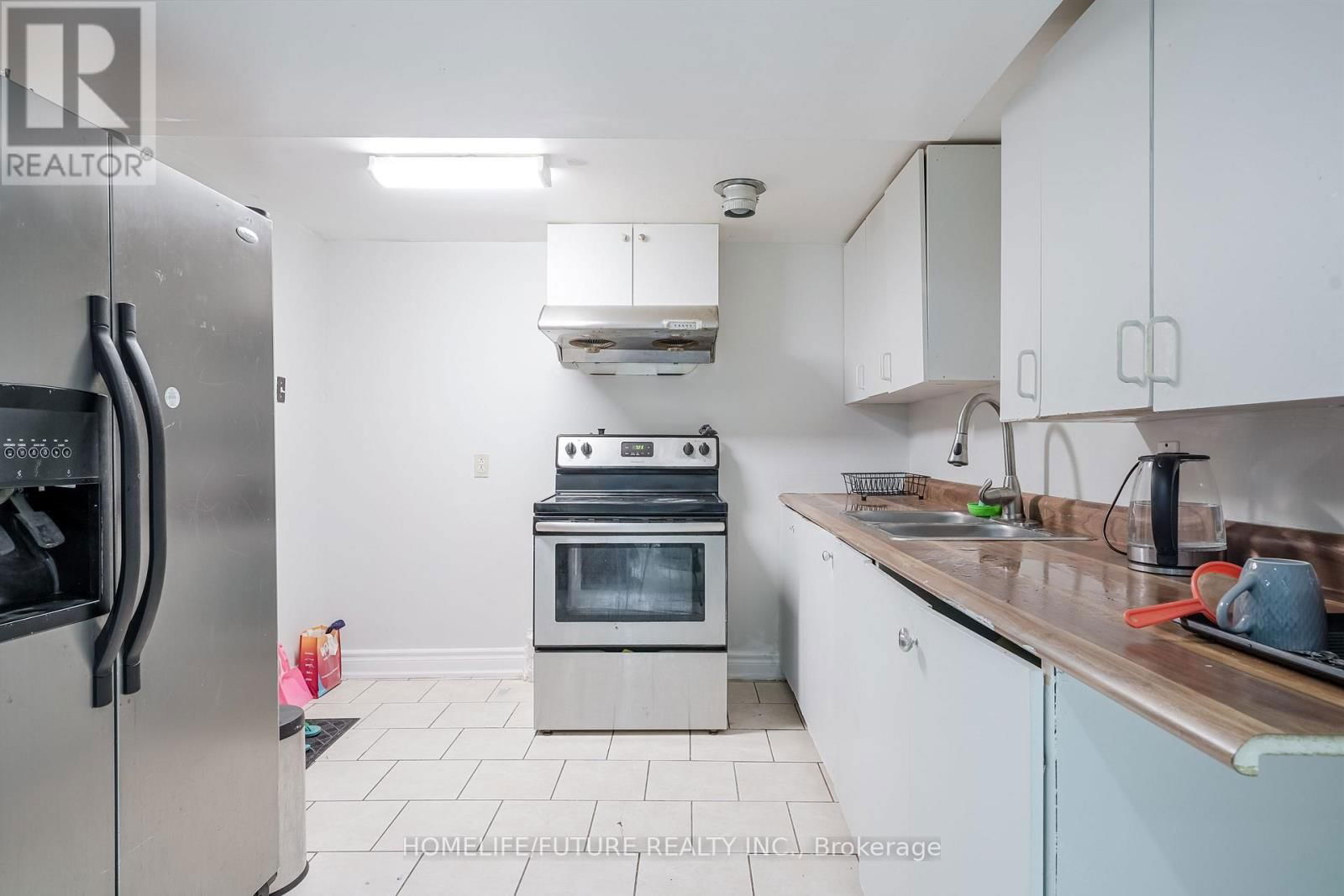 47 CARISBROOKE SQUARE Image 37