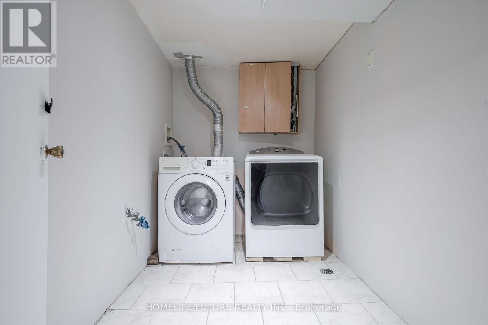 47 CARISBROOKE SQUARE Image 41