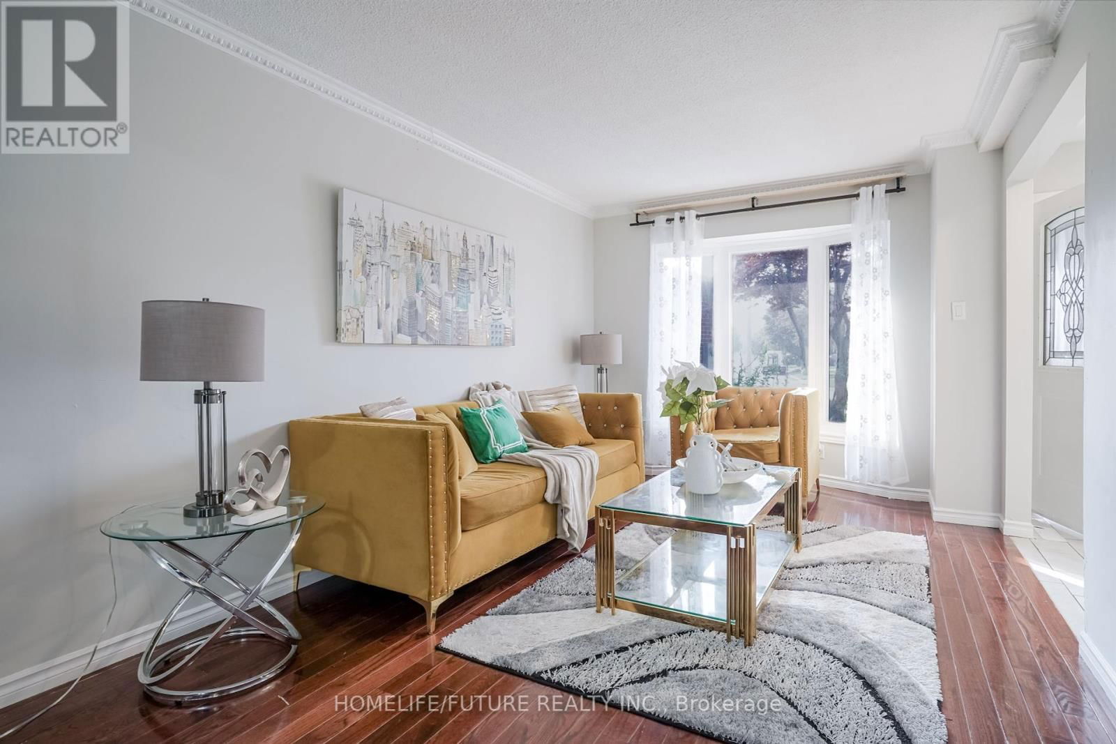 47 CARISBROOKE SQUARE Image 6