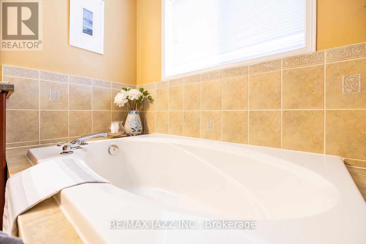 80 BARRISTER AVENUE Image 26