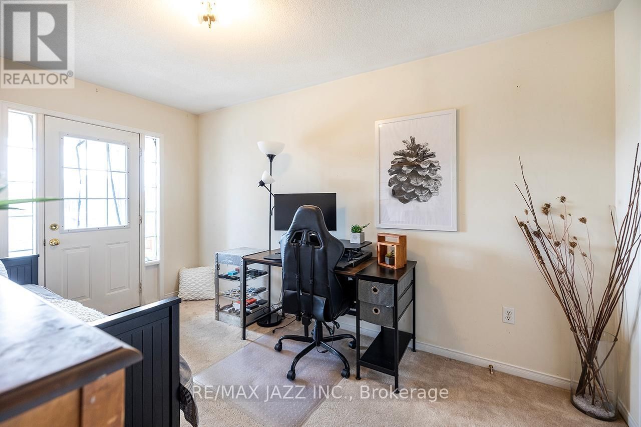 80 BARRISTER AVENUE Image 30