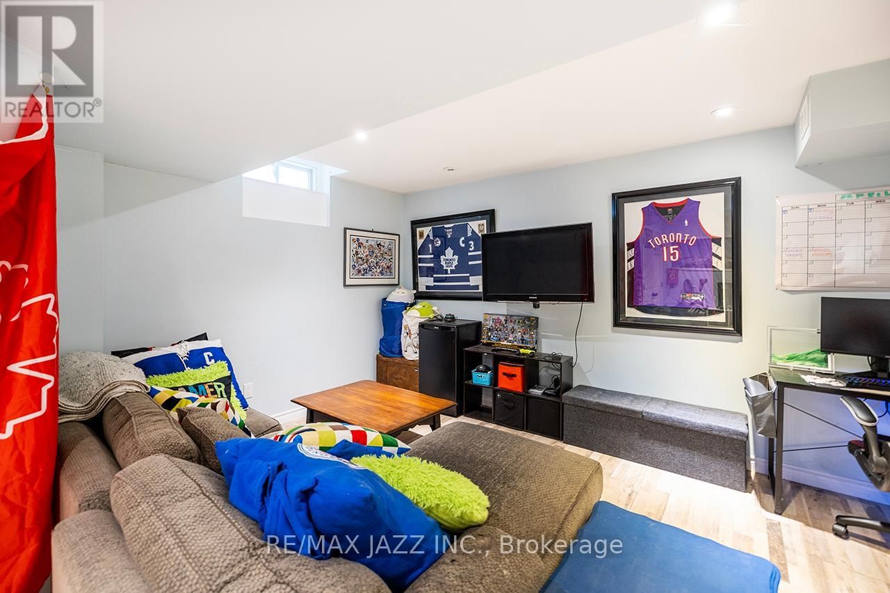 80 BARRISTER AVENUE Image 34