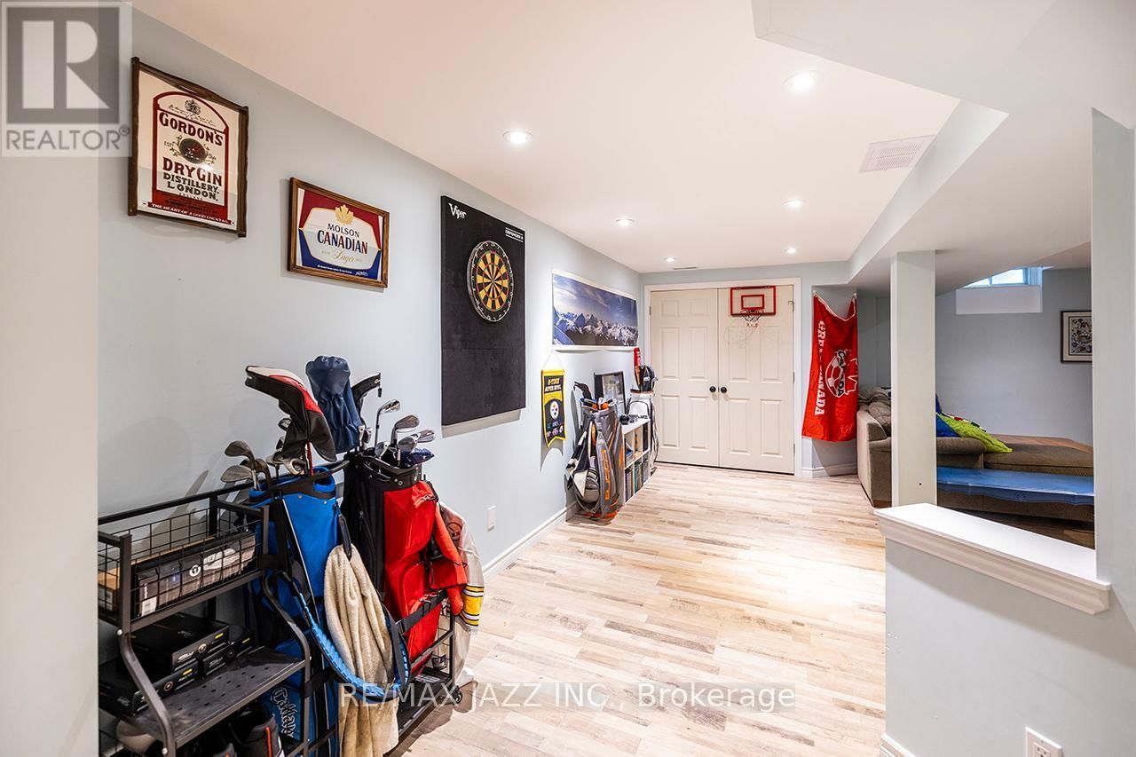 80 BARRISTER AVENUE Image 37