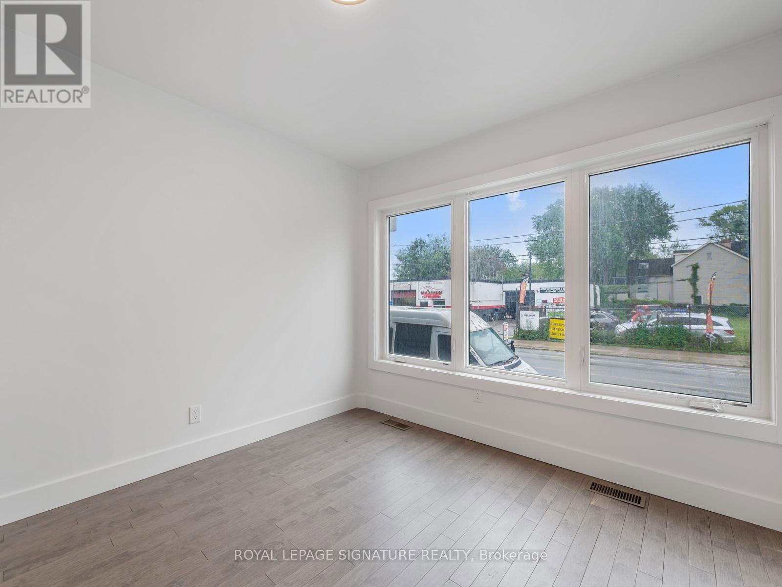 512 EASTERN AVENUE Image 10