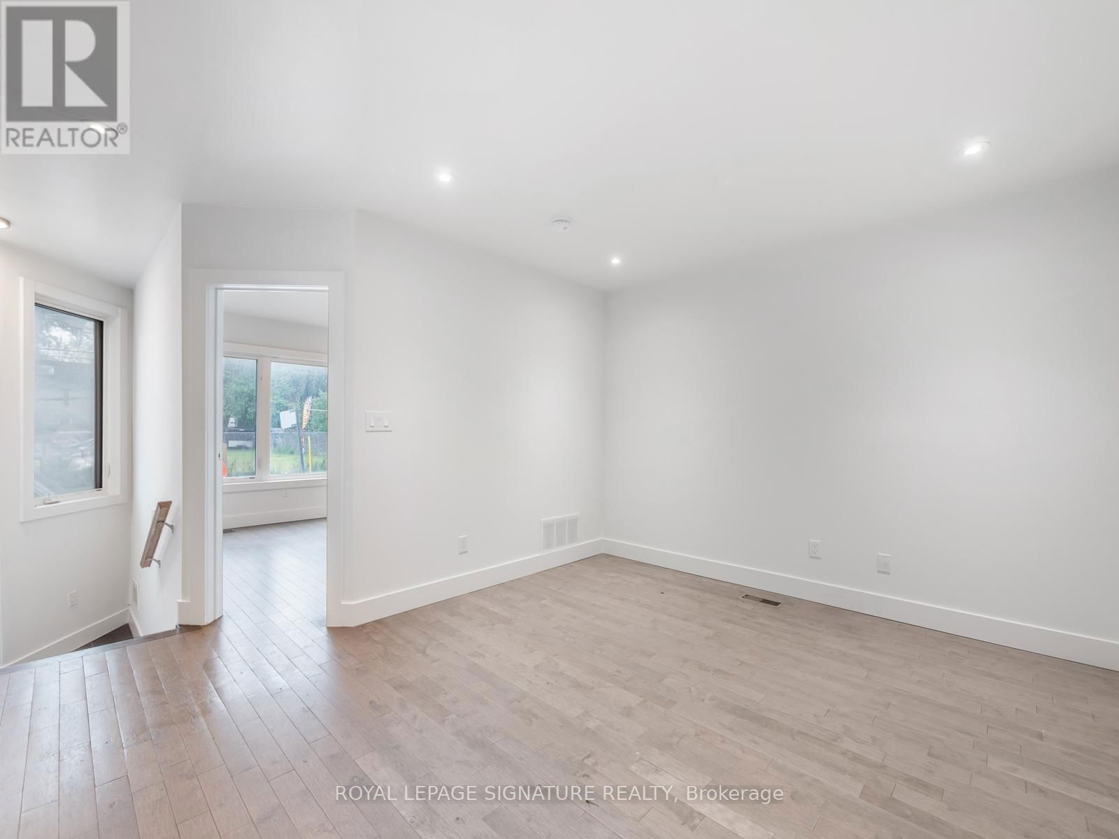 512 EASTERN AVENUE Image 14