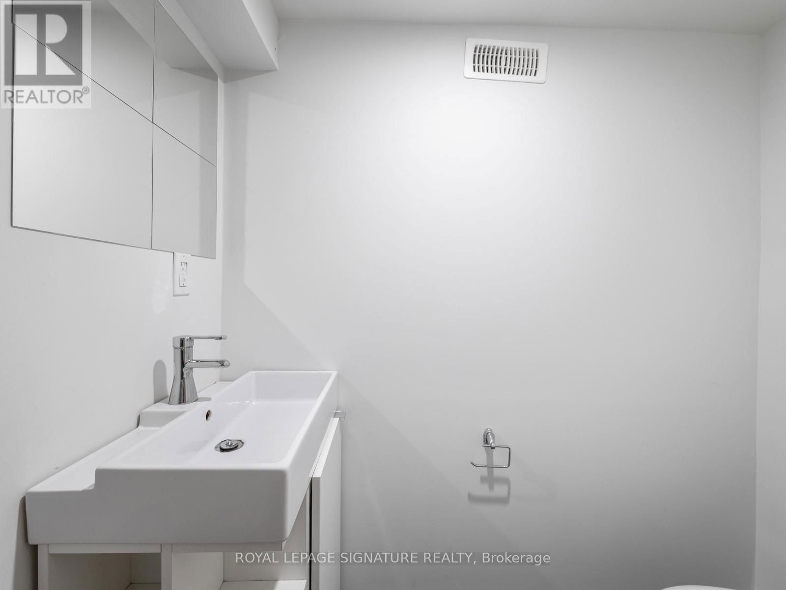 512 EASTERN AVENUE Image 31
