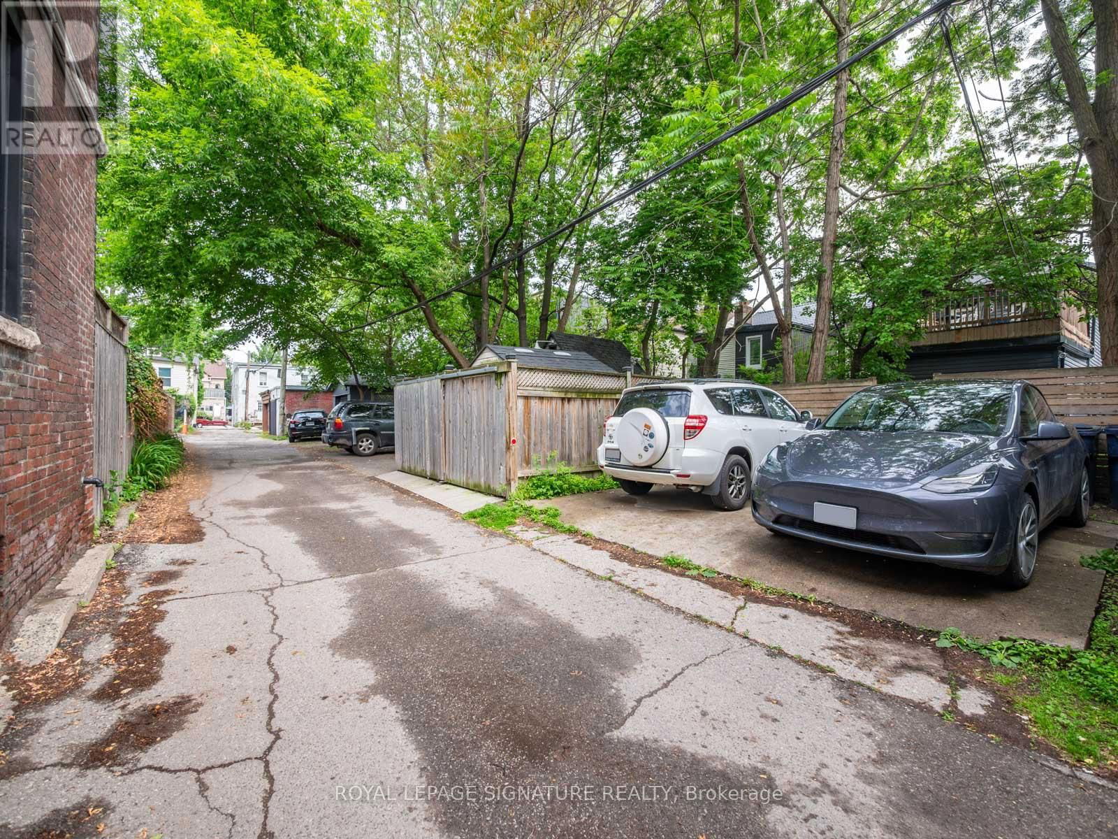 512 EASTERN AVENUE Image 38