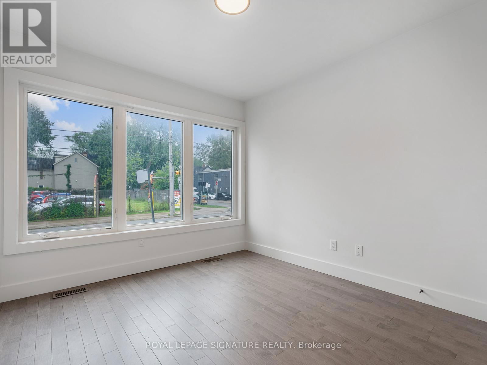 512 EASTERN AVENUE Image 8